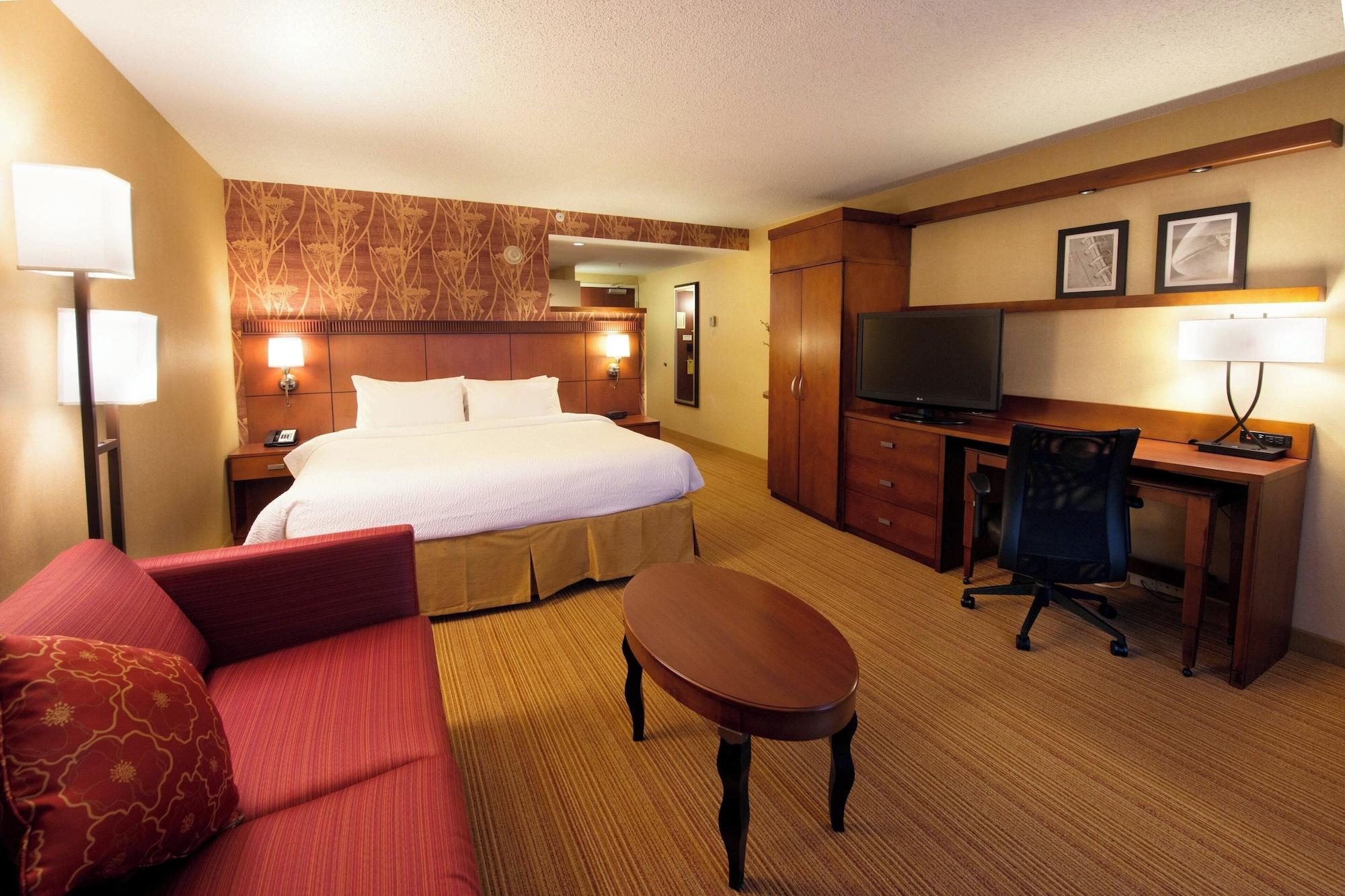 Habitación Courtyard by Marriott Canton