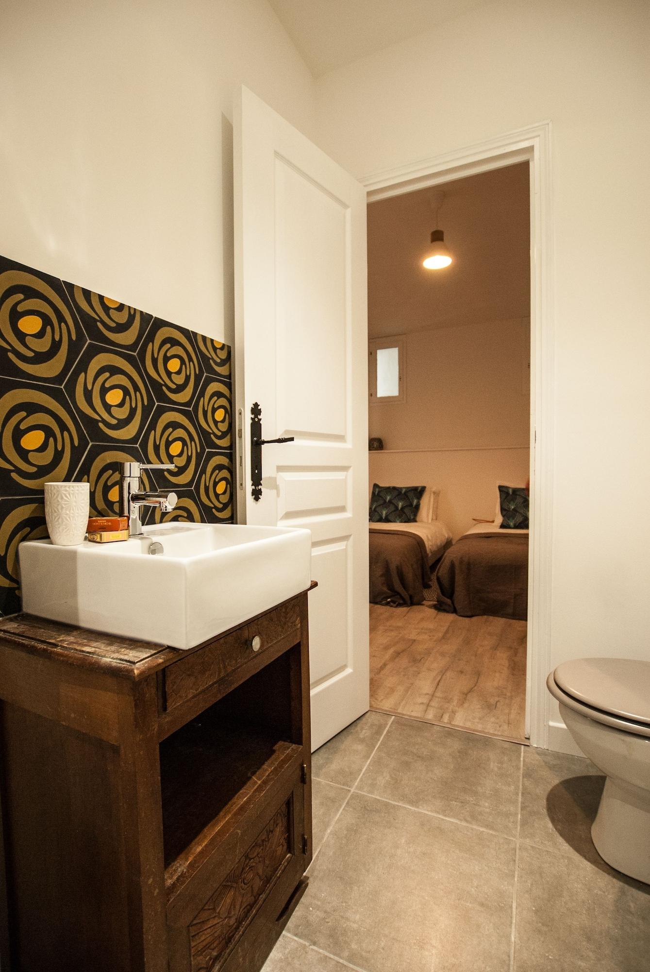 Equipamiento de Habitación La Calade