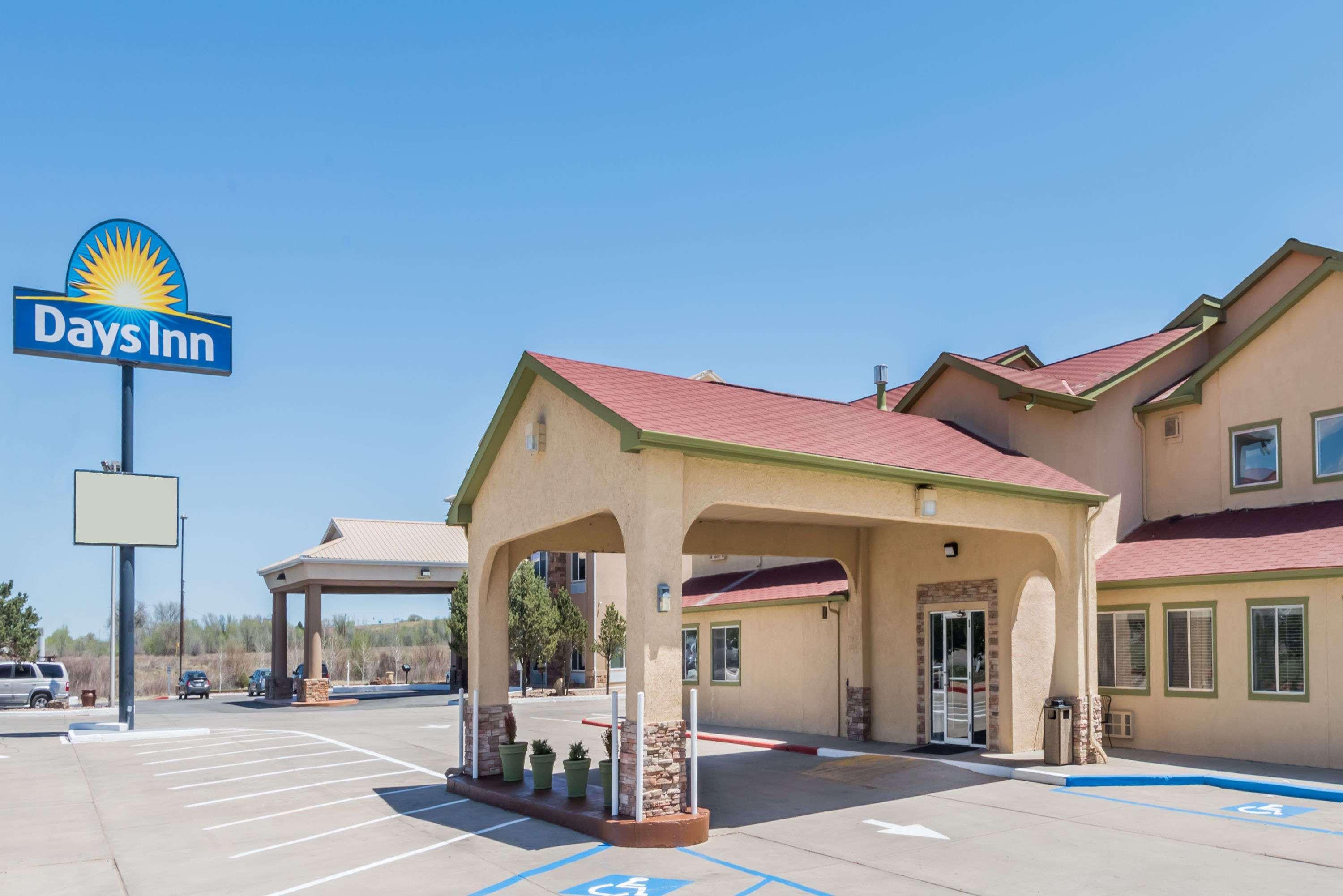 Vista Exterior Days Inn by Wyndham Las Vegas