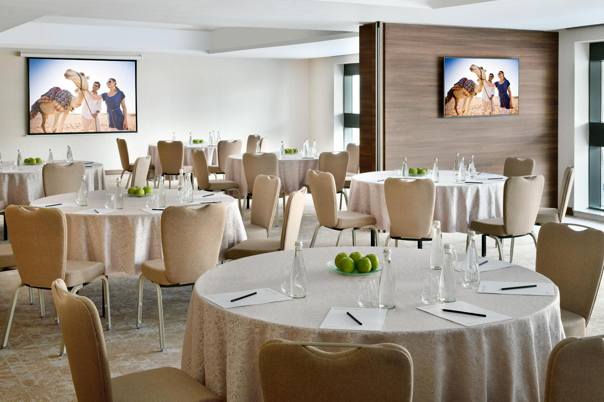 Centro de Negocios Mövenpick Hotel Apartments Downtown Dubai