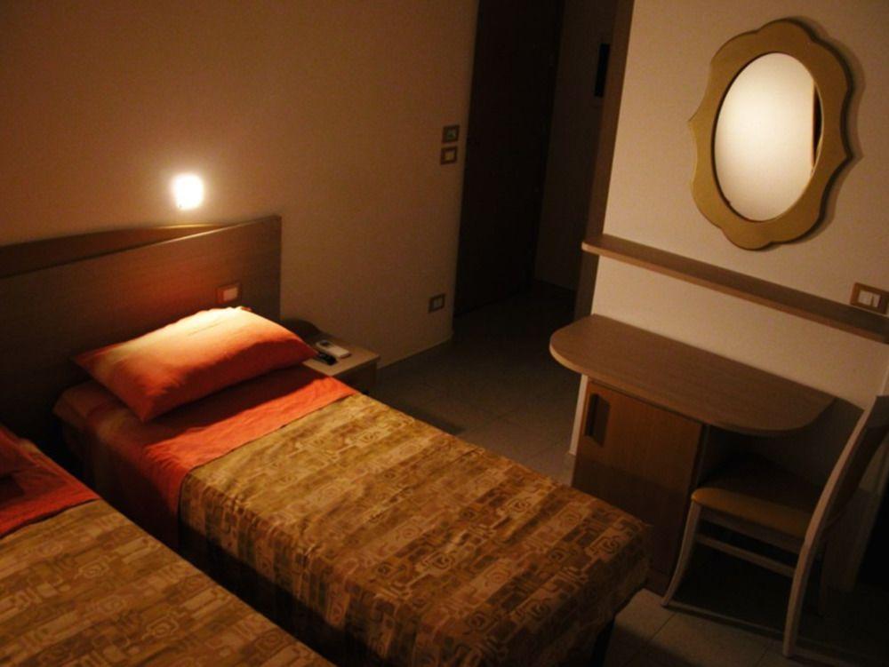 Habitación HOTEL EVA