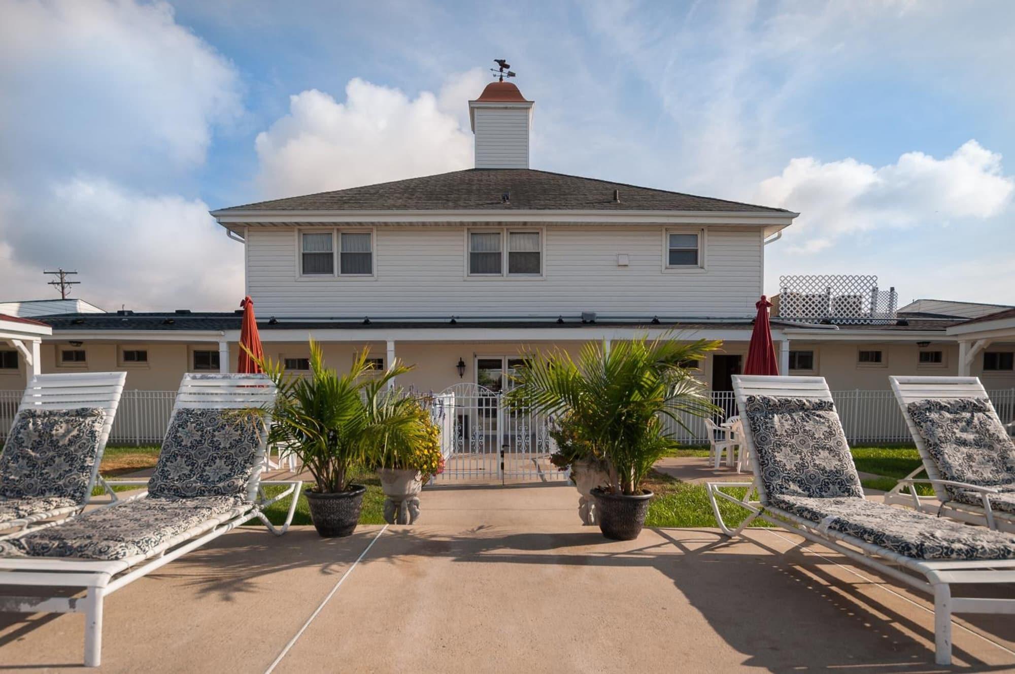 Vista Exterior Point Pleasant Manor