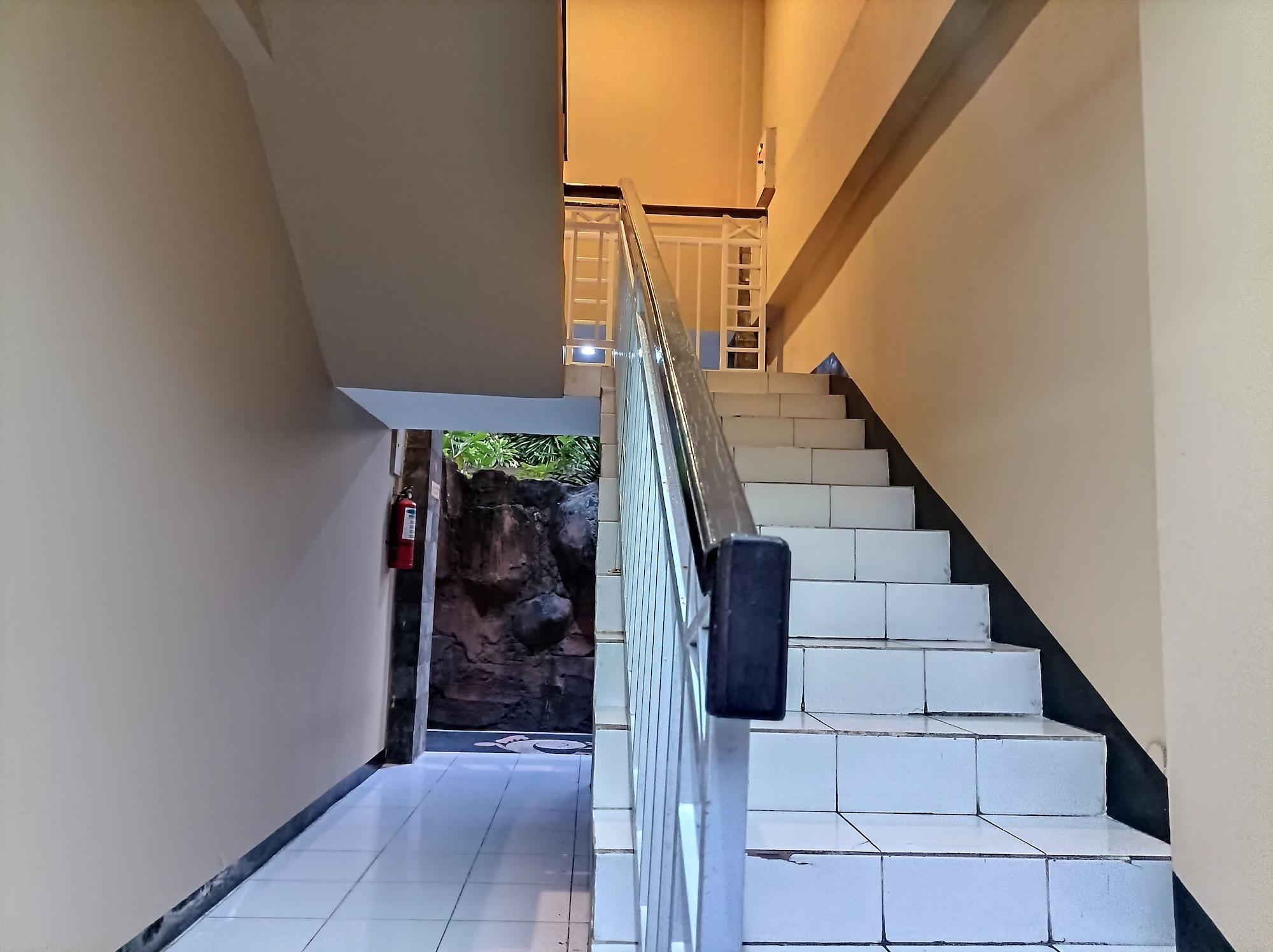 Varios Sapta Petala Hotel