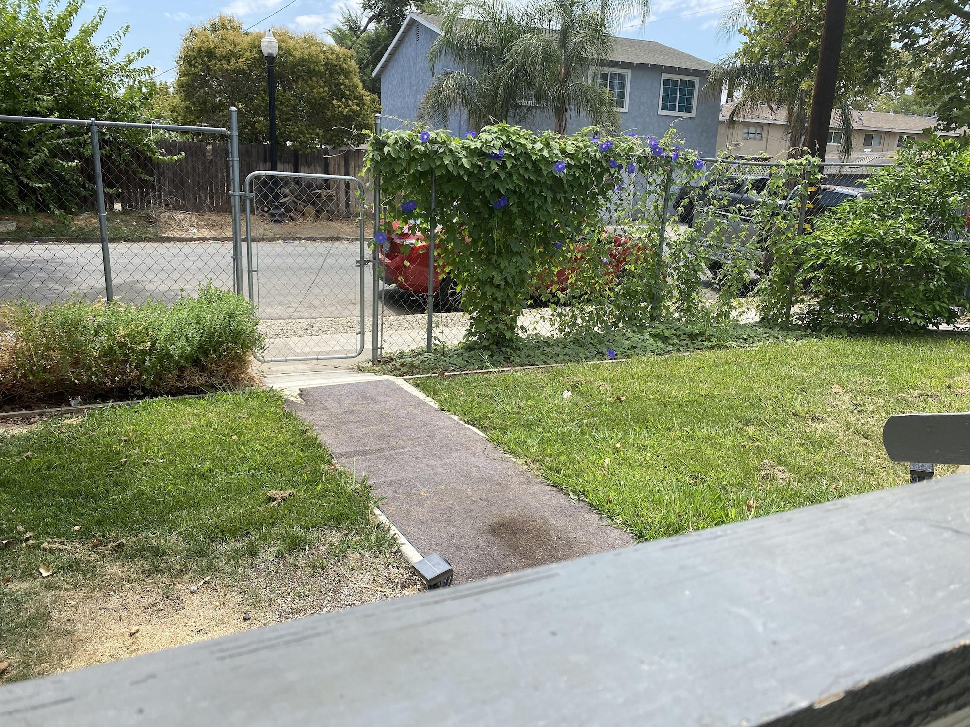 Vista Exterior WHOLE Family - Barrette - Hostel