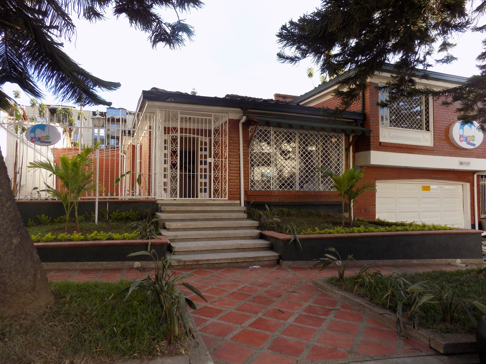 Varios Art City Hostel