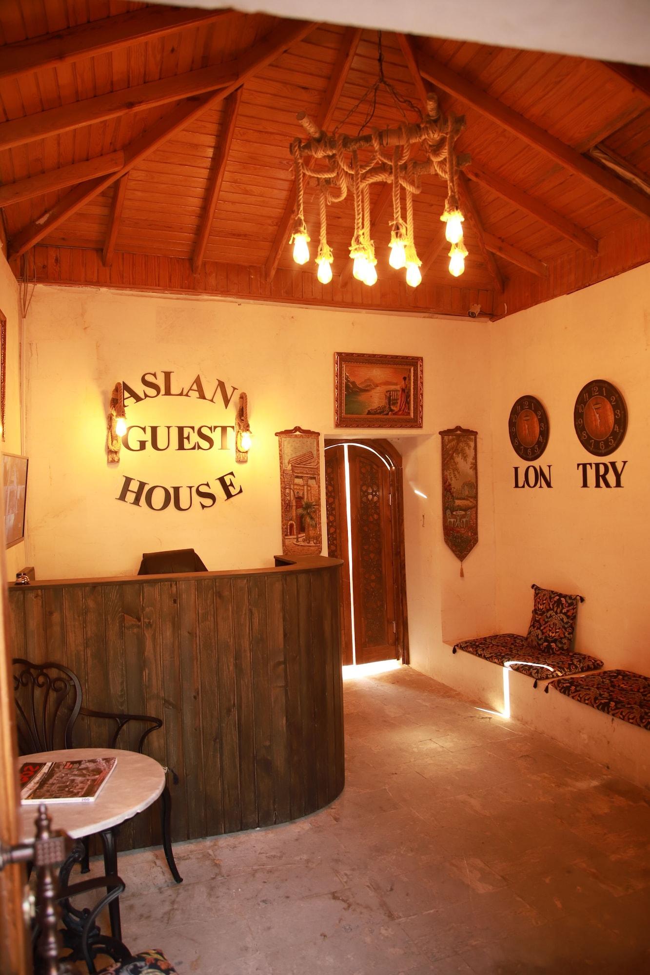 Vista Lobby Aslan Guest House