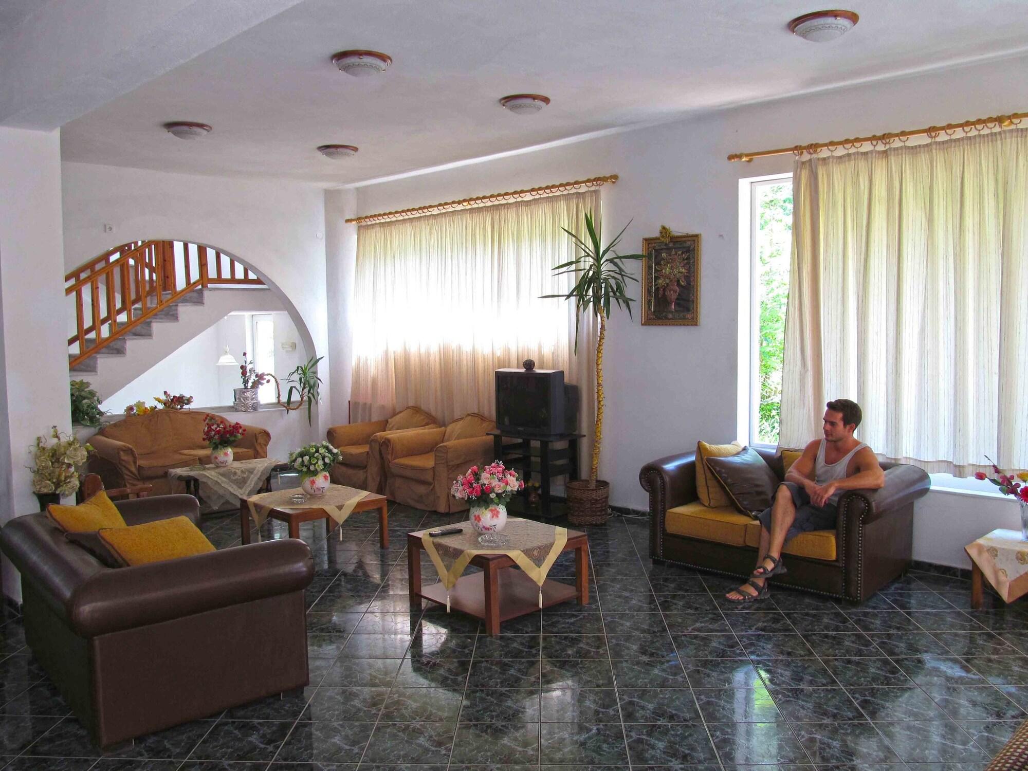Bar/Salón Pagona Hotel