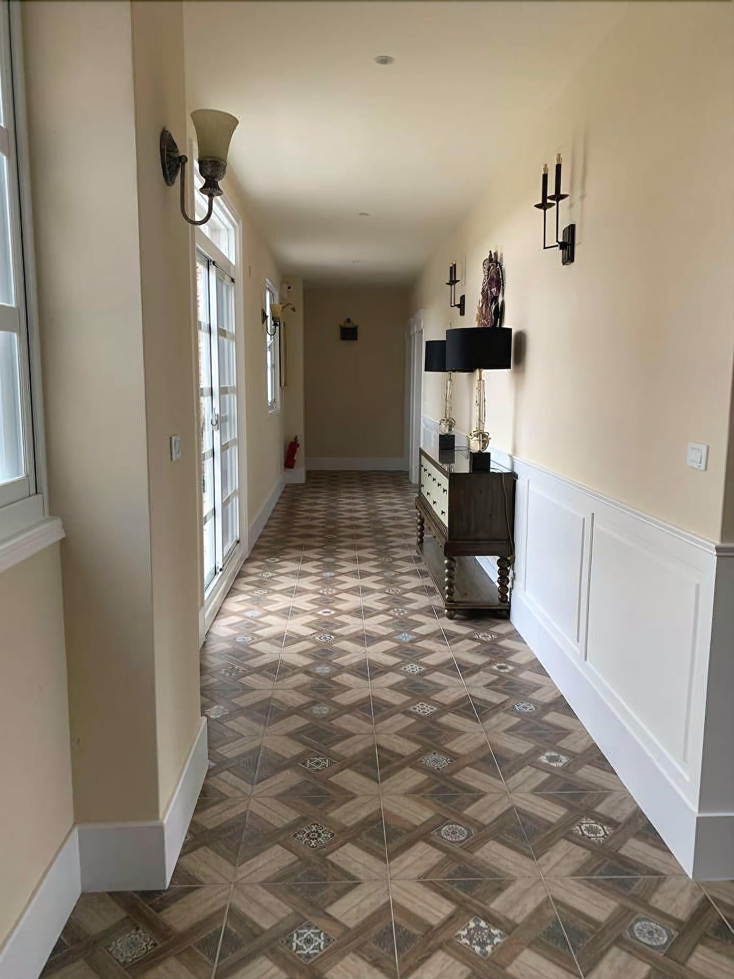 Vista Lobby Serrado Manor