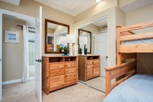 Alquiler Vacacional - 2min Walk to the Beach, A/C, Beach Cruisers, Tesla charger, 100+ 5 Star reviews.