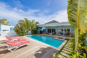 Alquiler Temporario - Fantastic 3-Bdr Villa with Gorgeous Pool & View