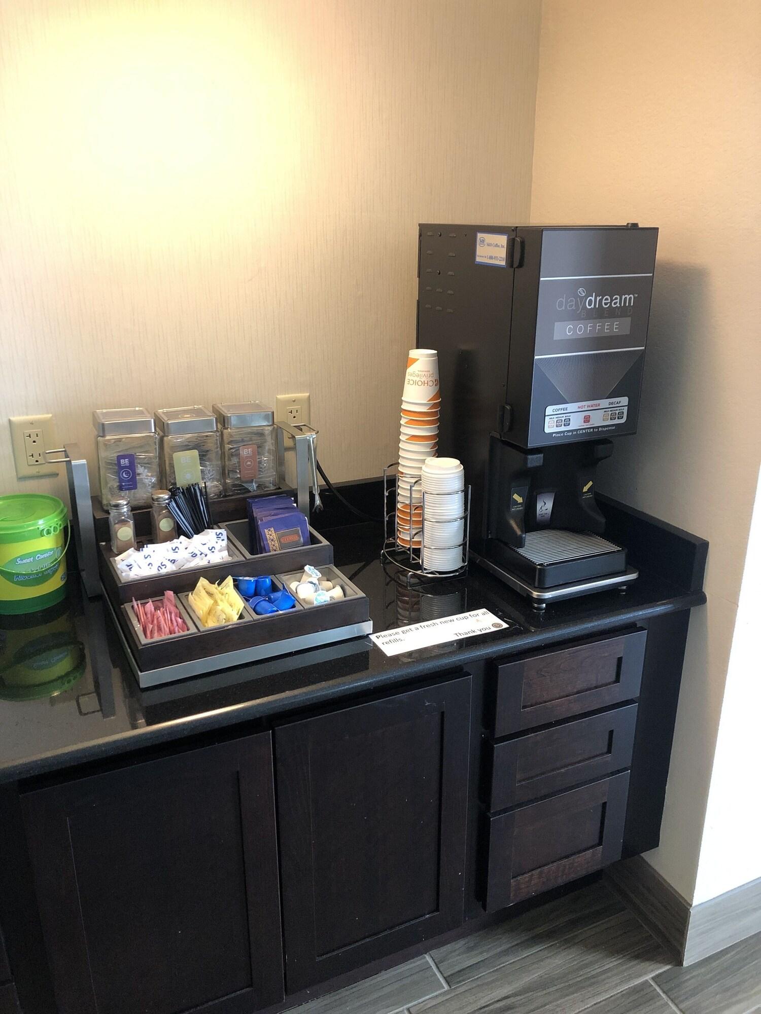 Bar/Salón Sleep Inn East Camden