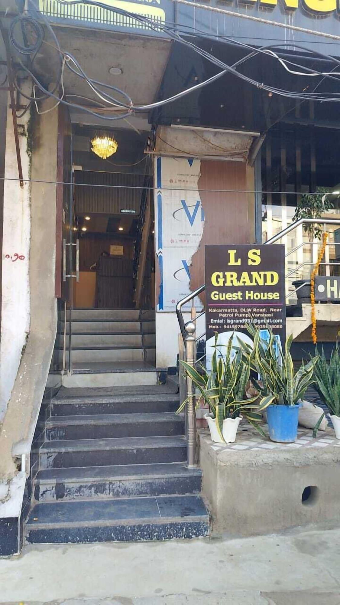 Vista Exterior L S Grand By GRB