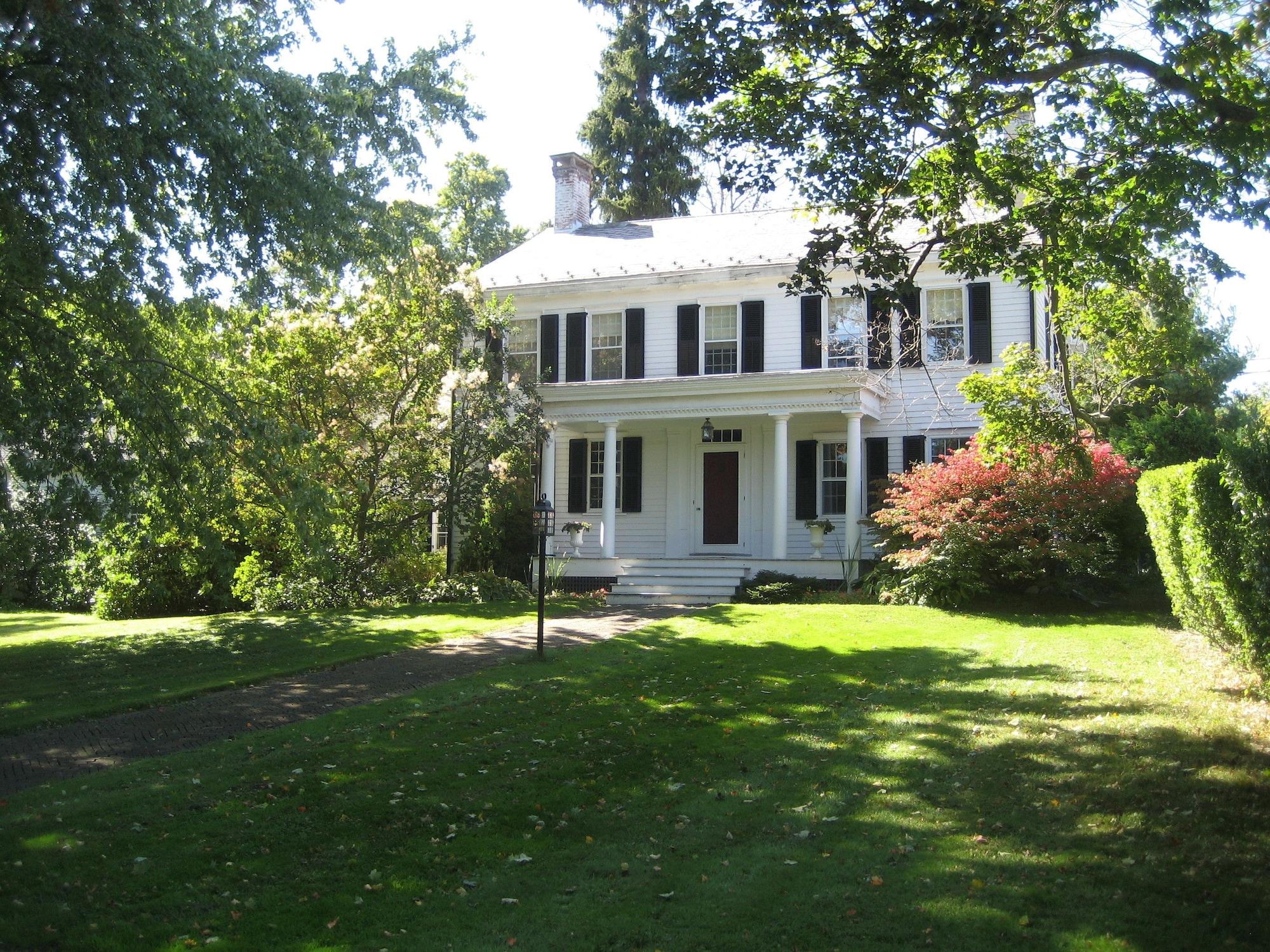 Varios Millbrook Country House Bed & Breakfast
