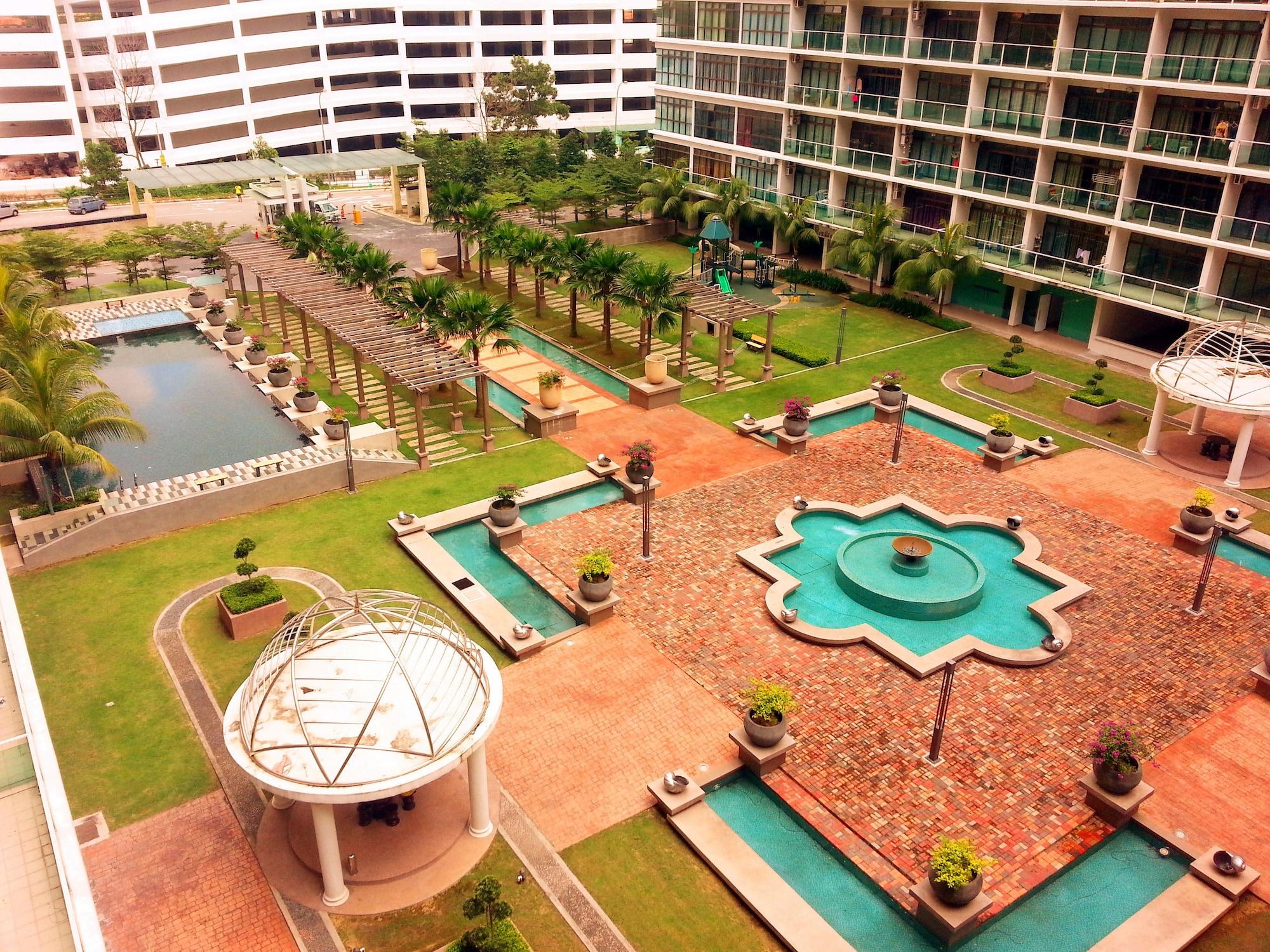 Vista Exterior Palazio Sailing Themed Holiday Homestay