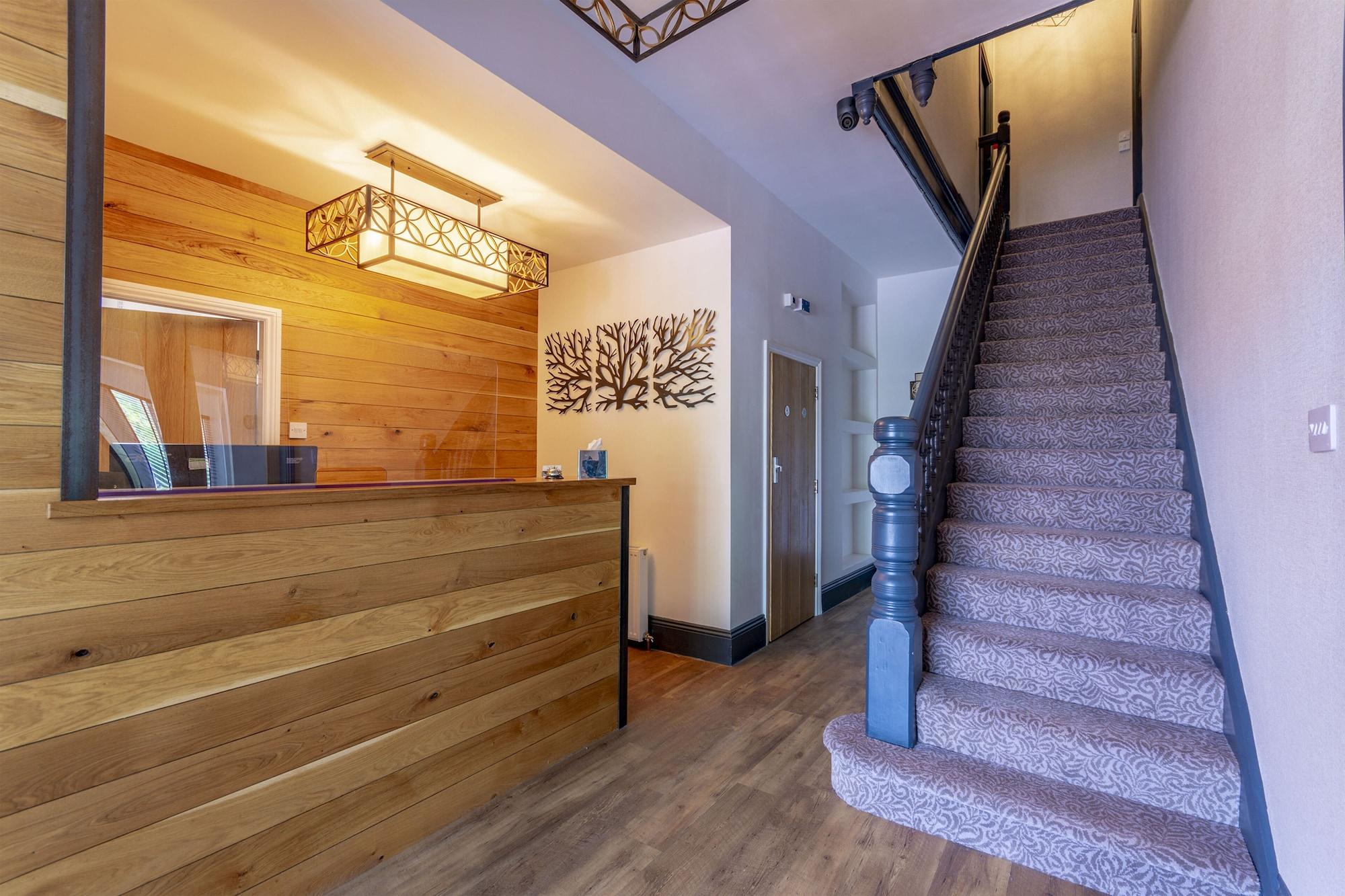 Vista Lobby Woodcote Hotel