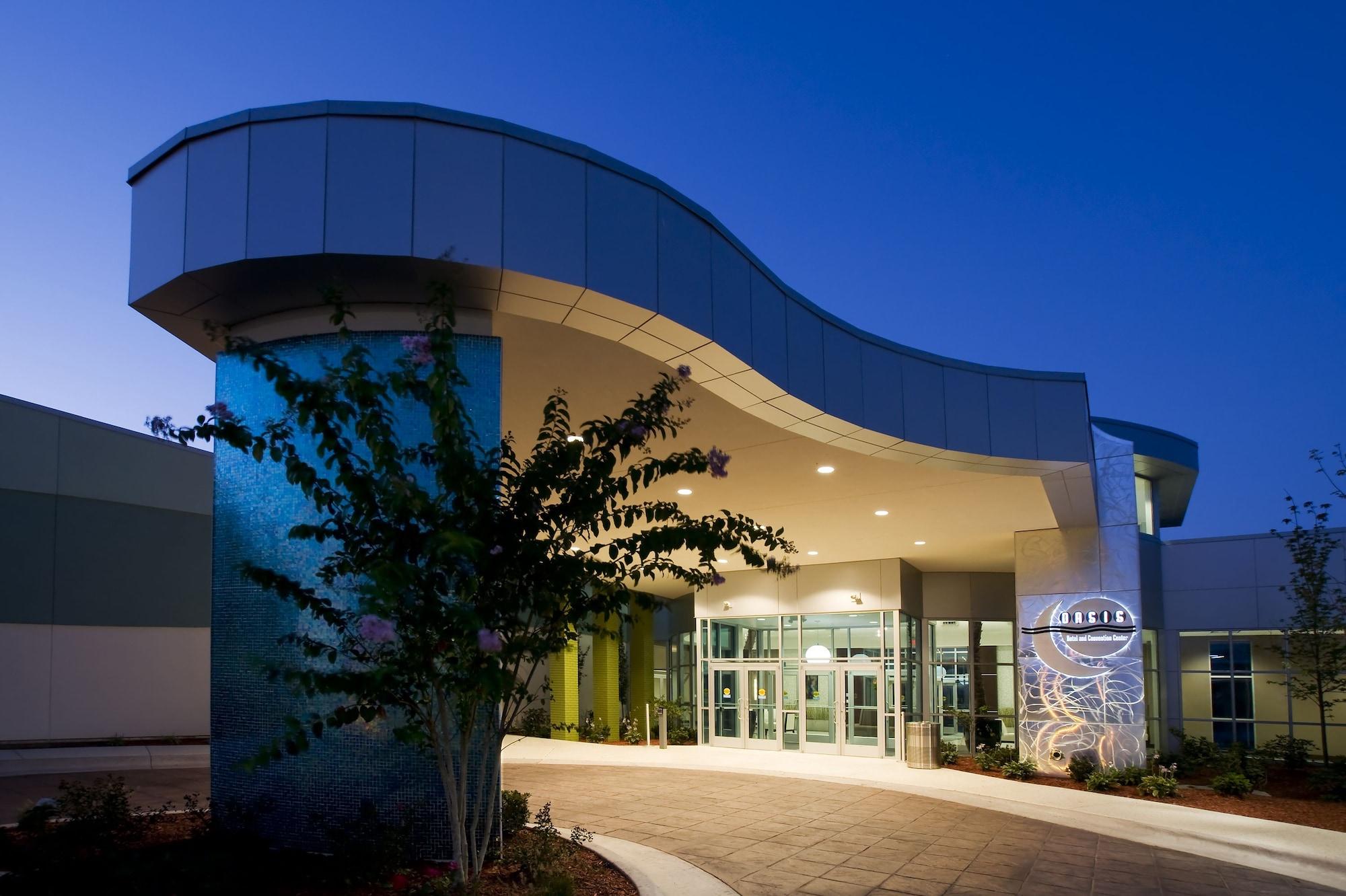 Vista Exterior Oasis Hotel & Conv Center, Ascend Hotel Collection