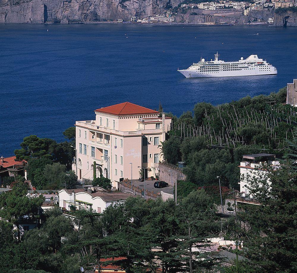 Vista da fachada Hotel Miramare