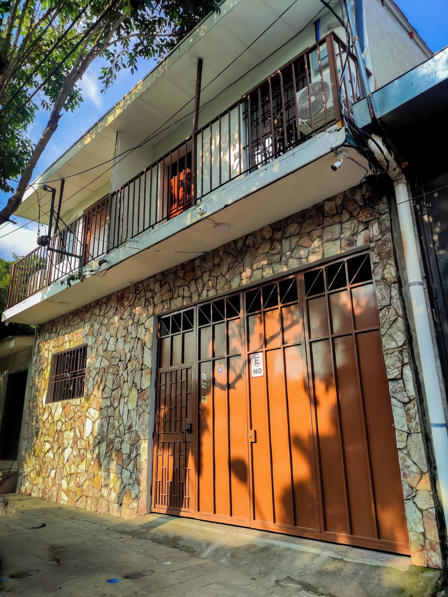 Vista Exterior Friendly House