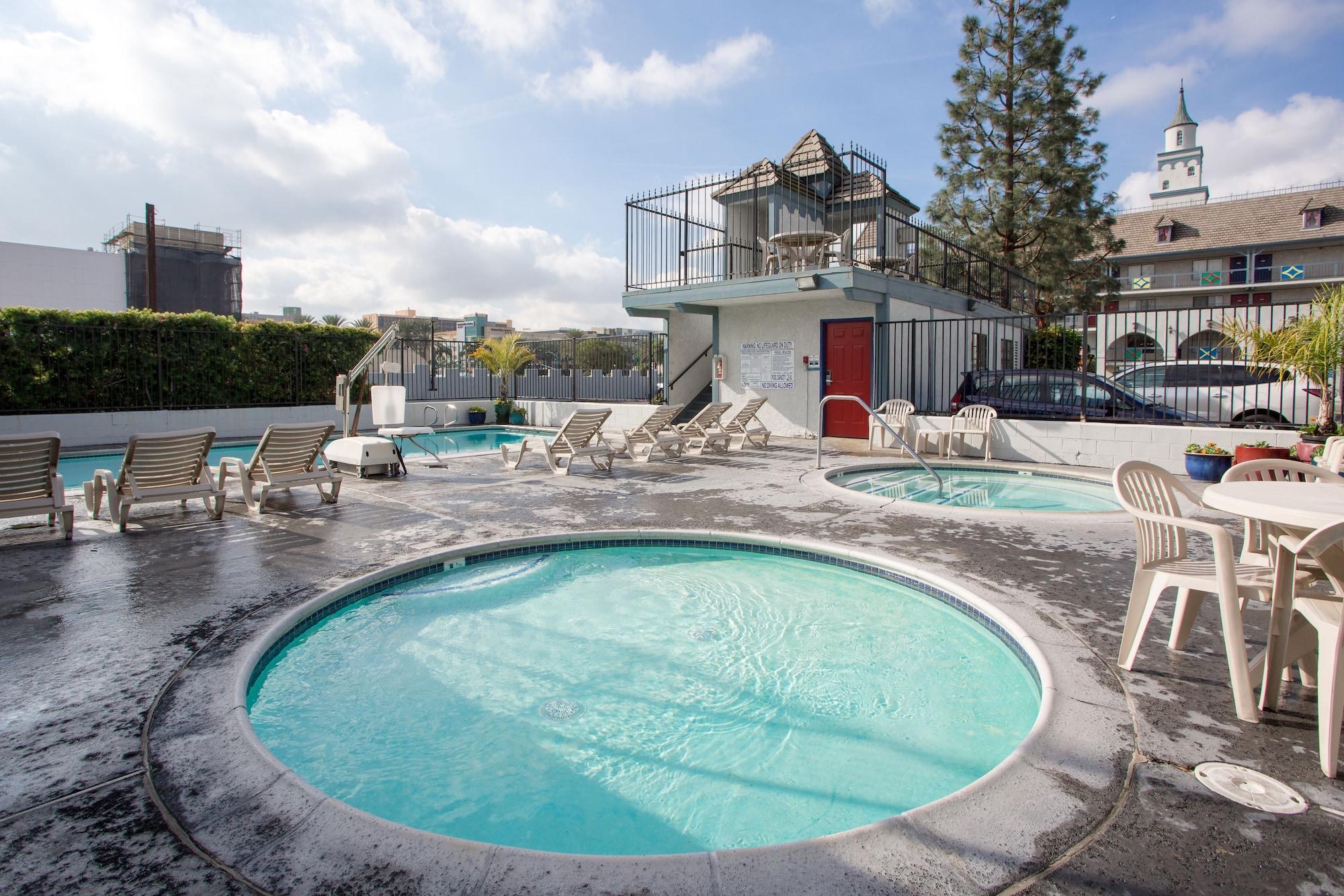 Spa Castle Inn and Suites