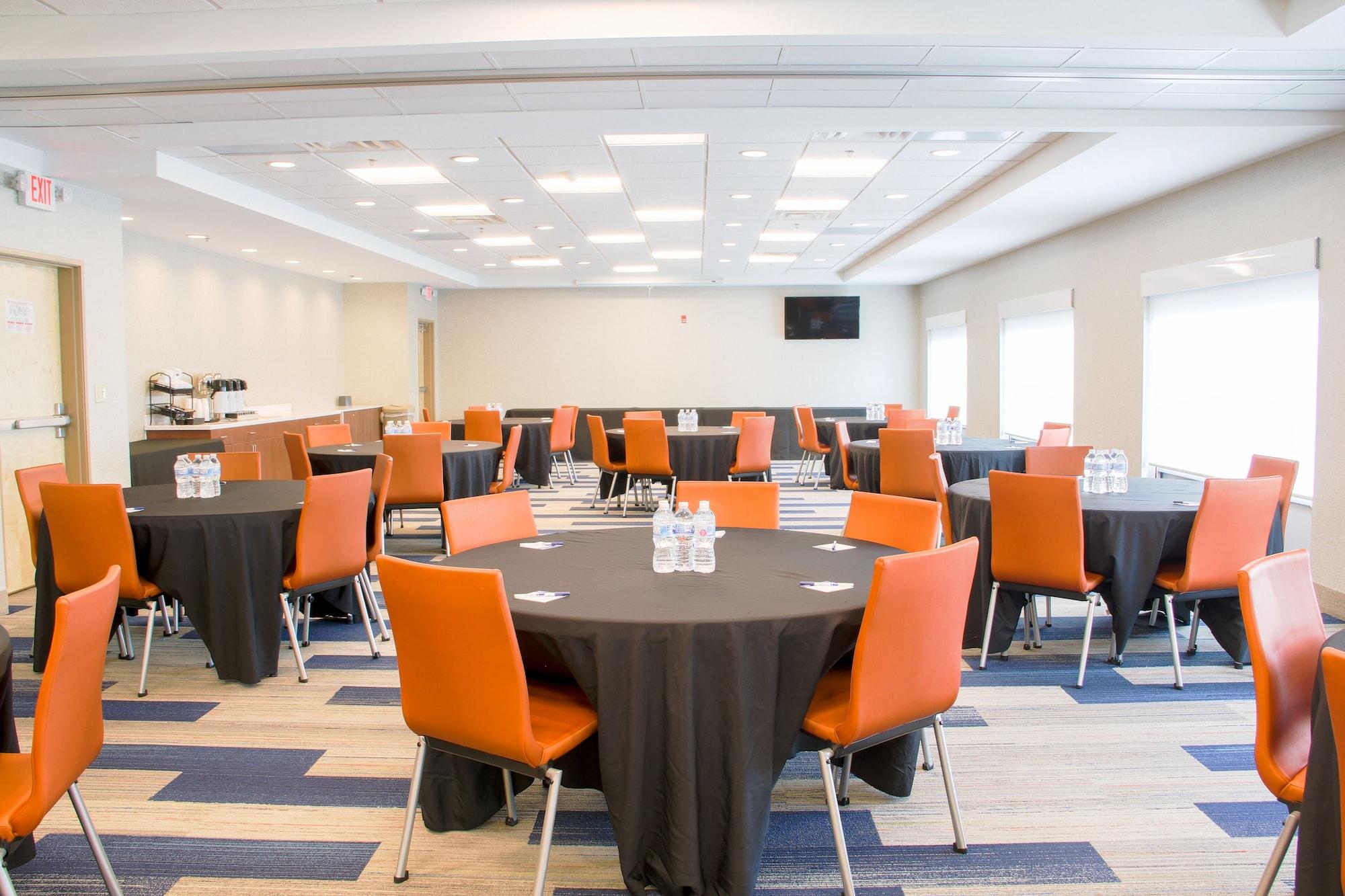 Sala de Reuniones Holiday Inn Express & Suites Danville by IHG