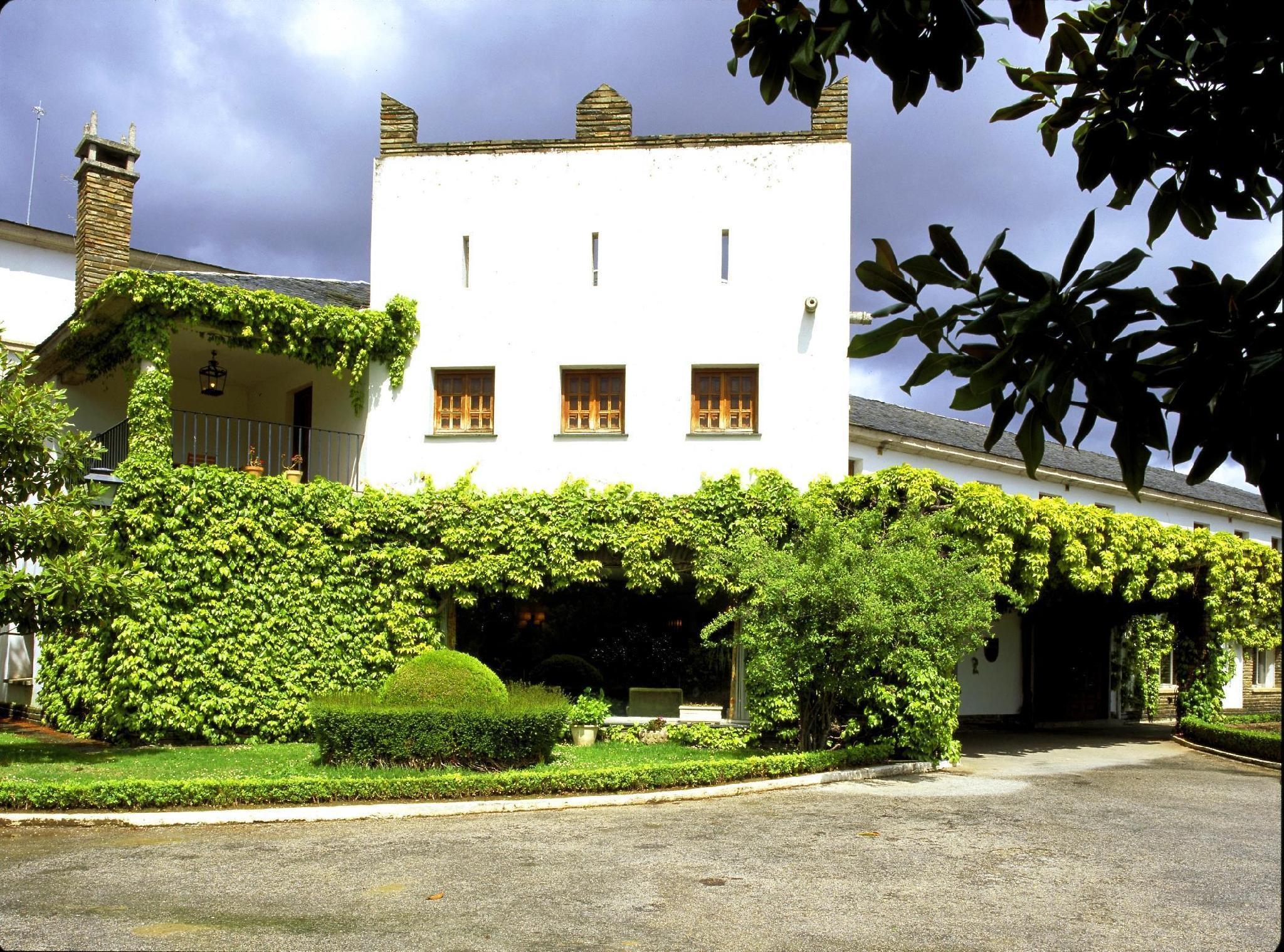 Vista Exterior Parador Villafranca del Bierzo