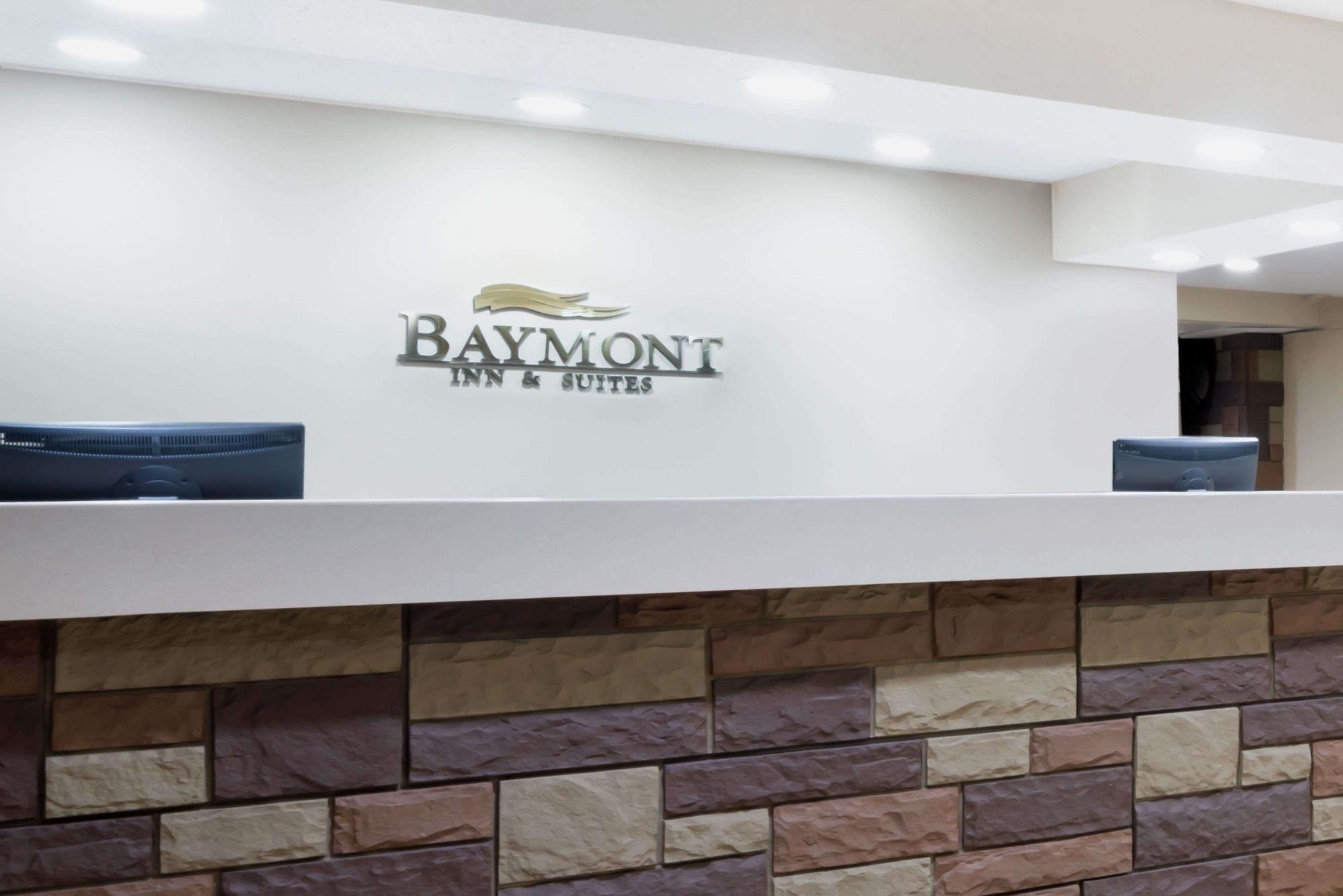 Vista Lobby Baymont Inn and Suites Columbus / Rickenbacker