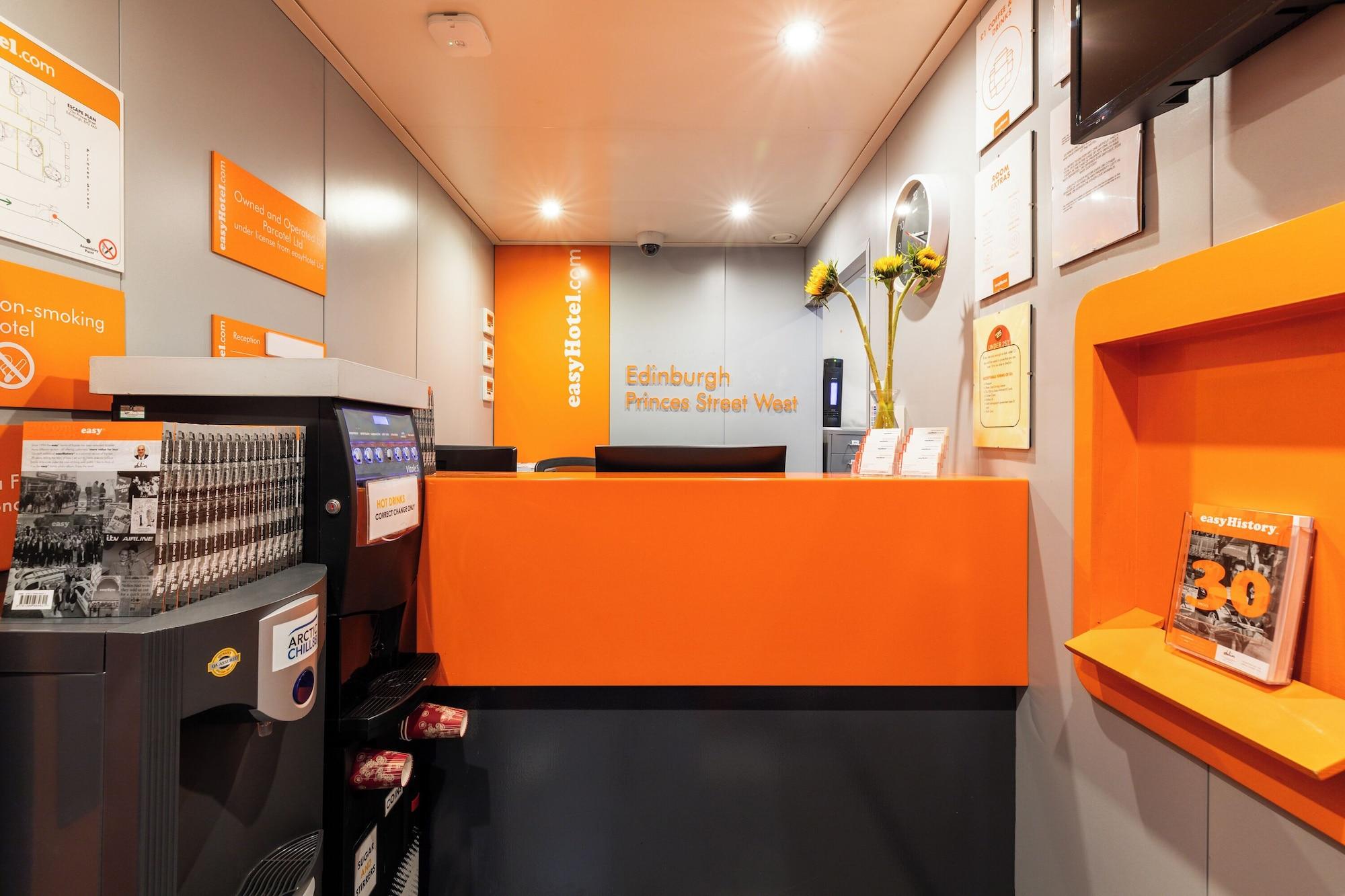 Vista Lobby easyHotel Edinburgh
