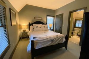 Alquiler Vacacional - Waterfront lake house with panoramic views on Smith Lake