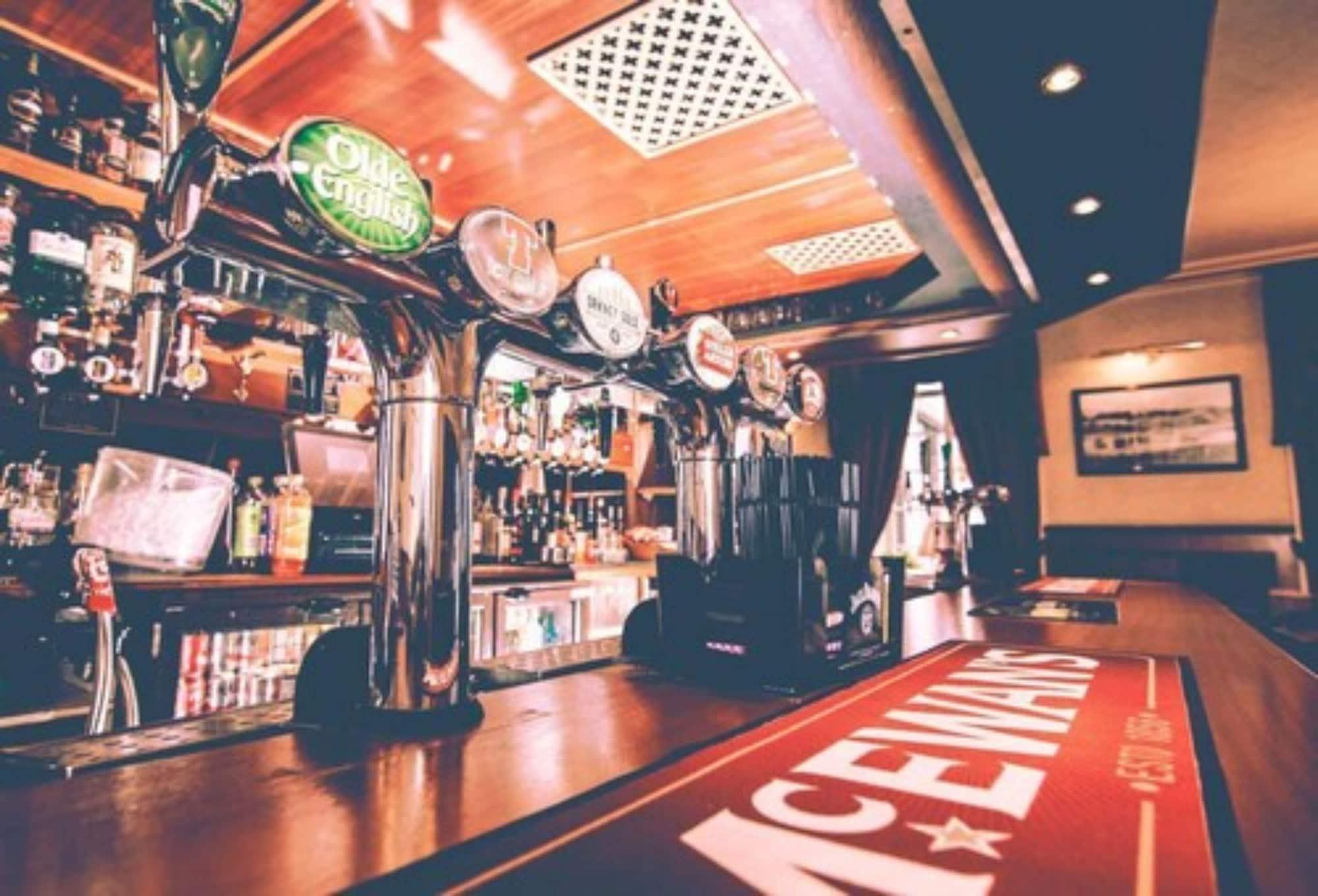 Bar/Salón Burnett Arms Hotel