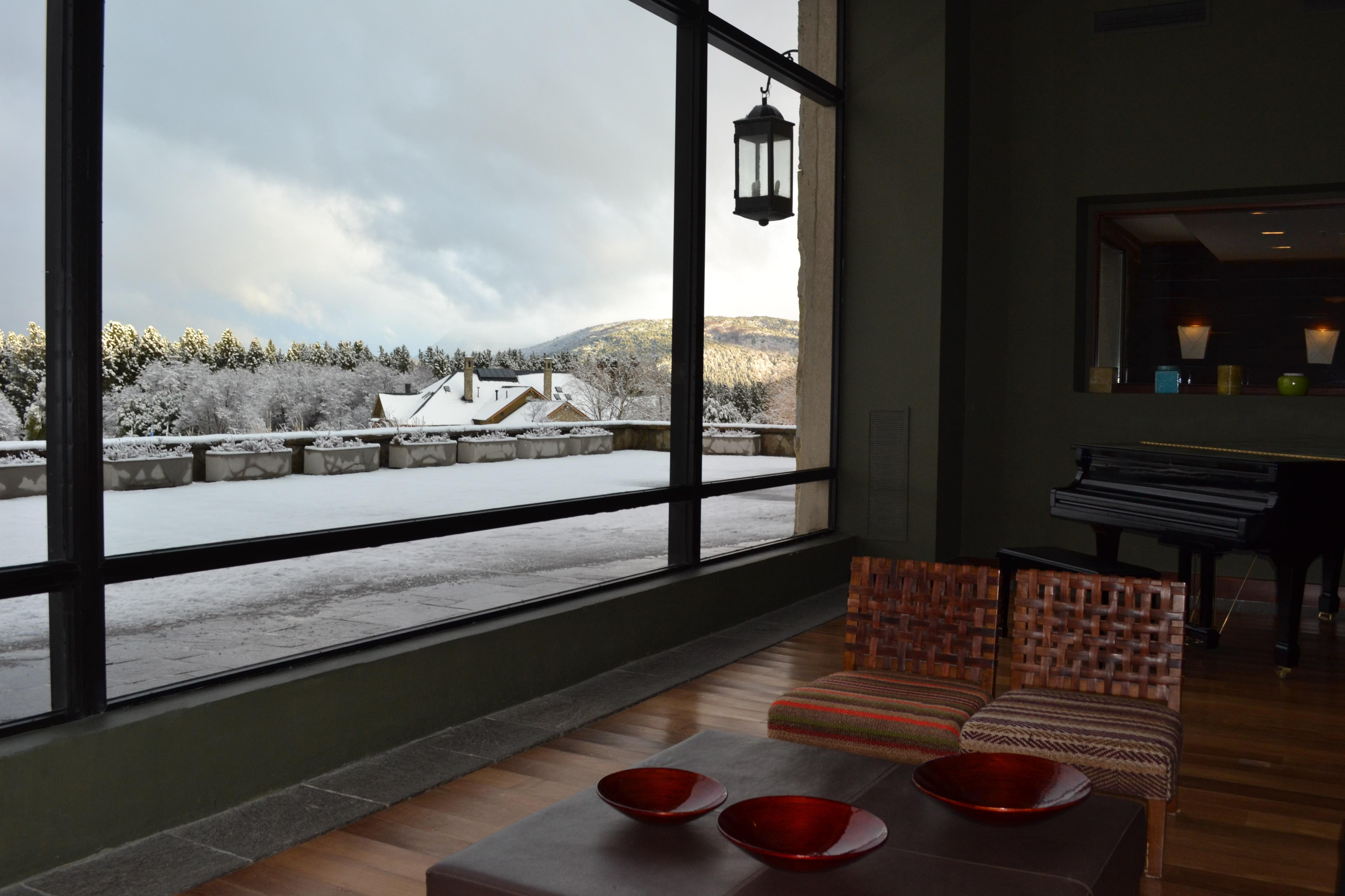 Vista Lobby Loi Suites Chapelco Hotel