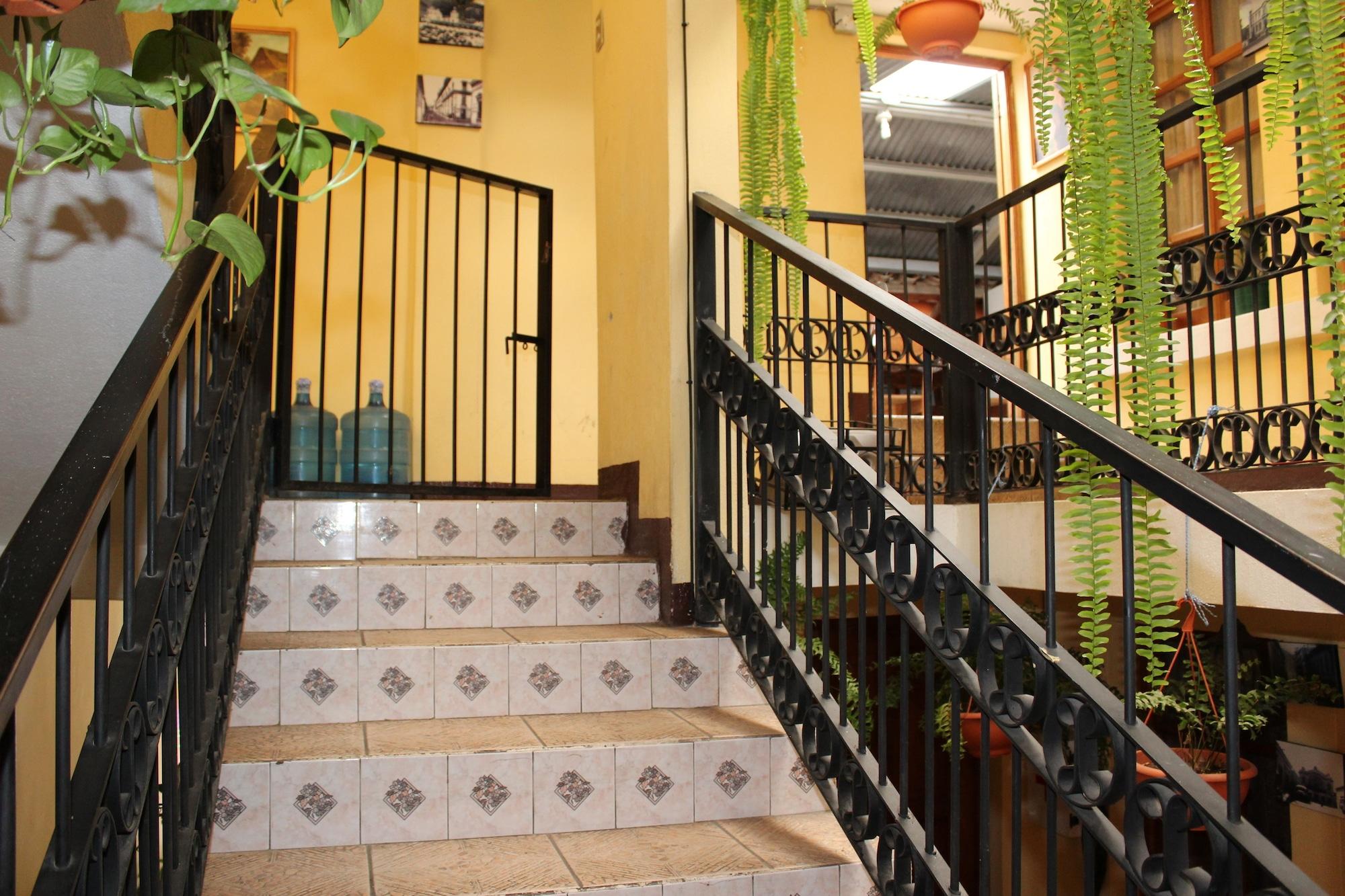 Varios Hotel Kasa Kamelot