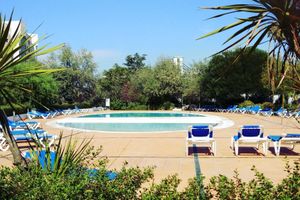 Alquiler Vacacional - Lisbon Relax POOL Apart: FREE PARKING, AC, Garden, Pet Friend & Kid Playground!