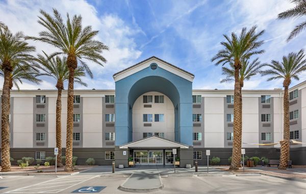Sonesta Simply Suites Las Vegas Convention Center