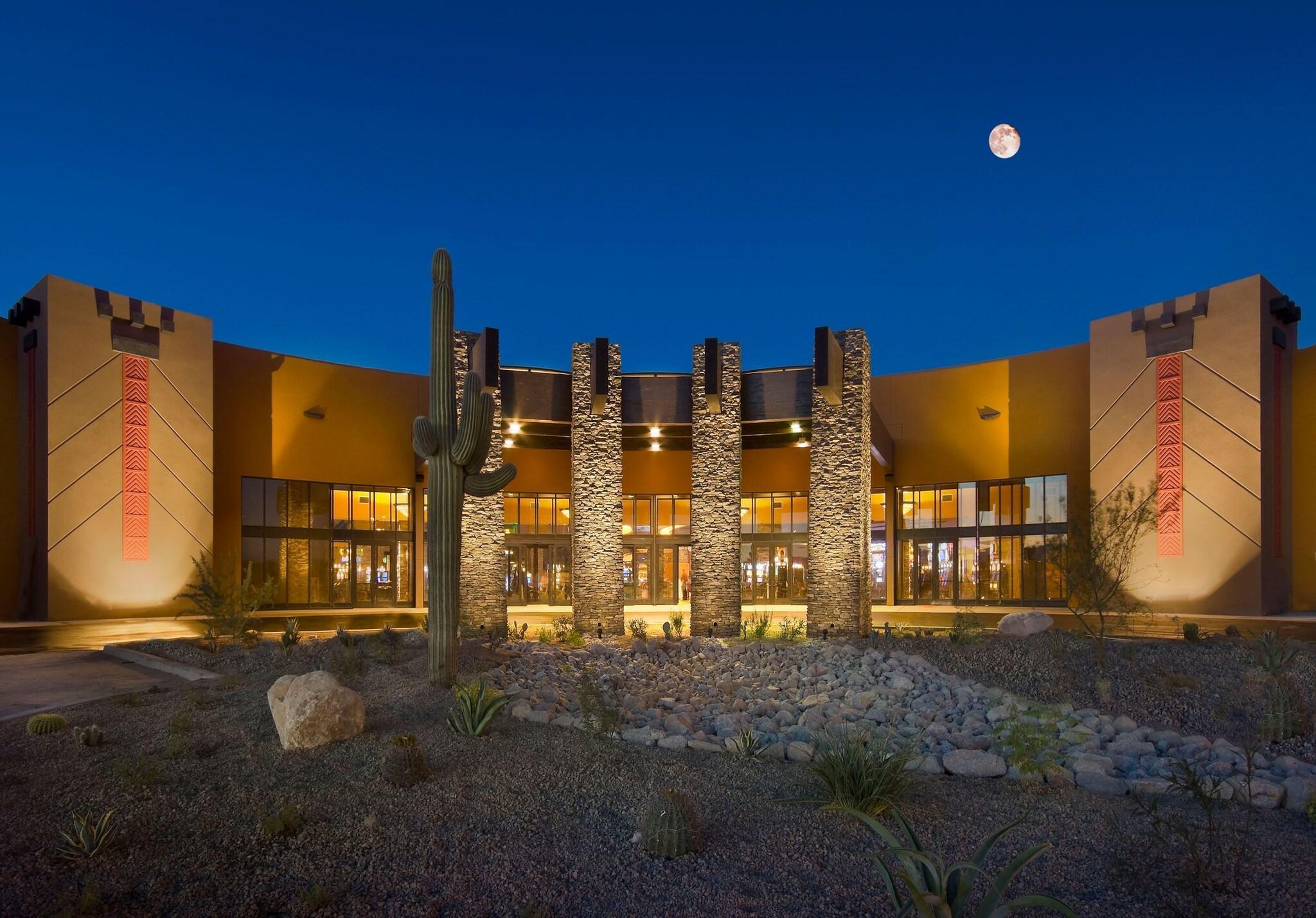 Vista Exterior Desert Diamond Casino & Hotel
