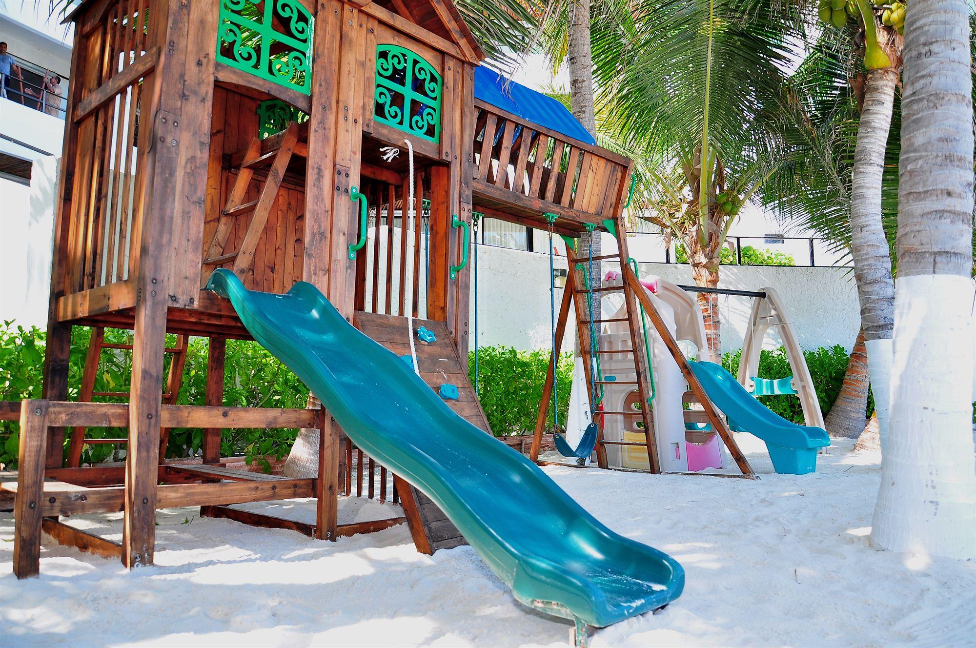 Instalaciones Recreativas Flamingo Cancun Resort