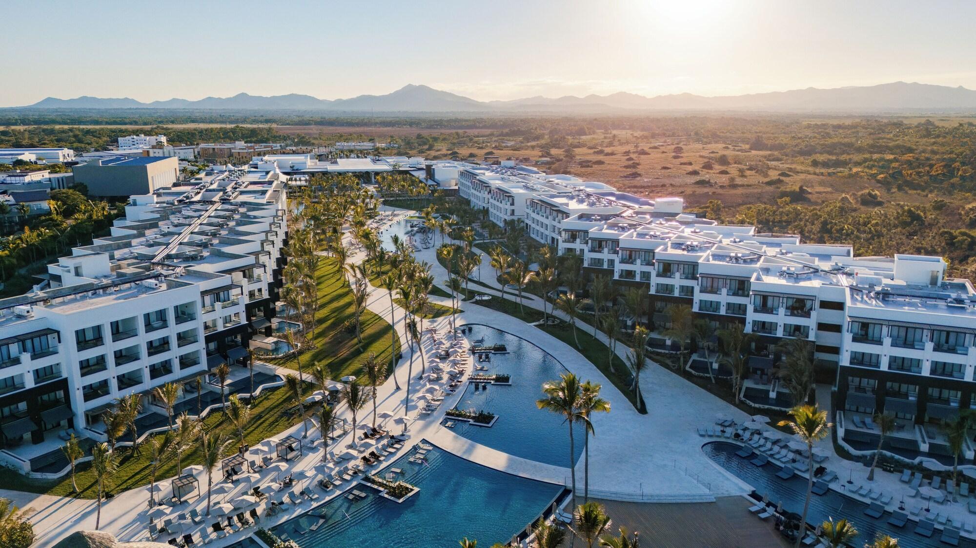 Vista Exterior Secrets Tides Punta Cana All Inclusive - Adults Only