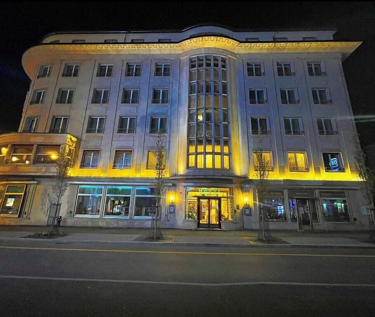 Varios Athmos Hotel