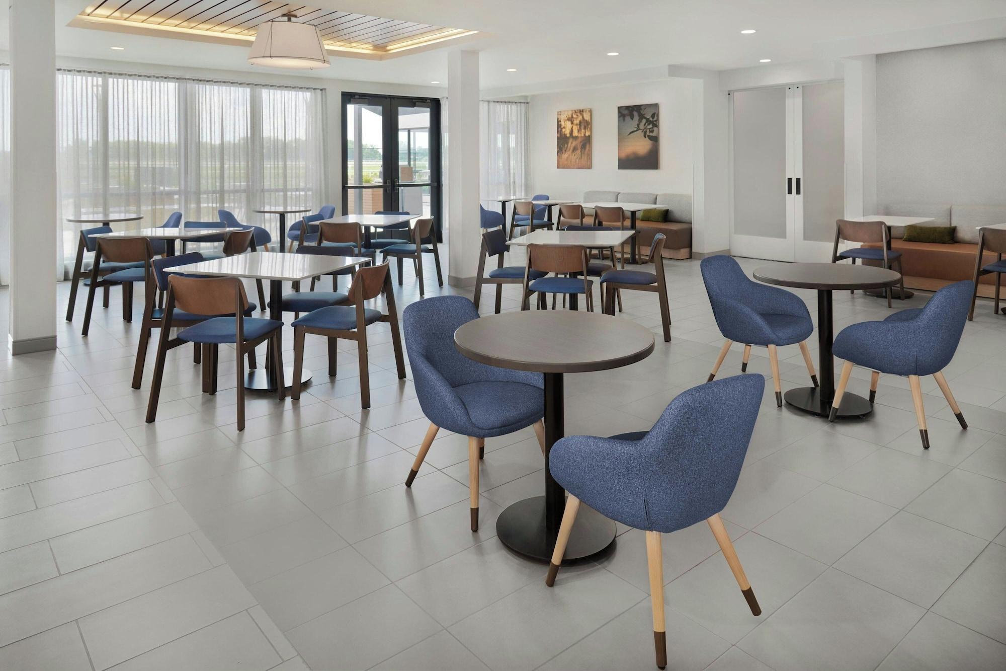 Restaurant Towneplace Suites by Marriott Columbus