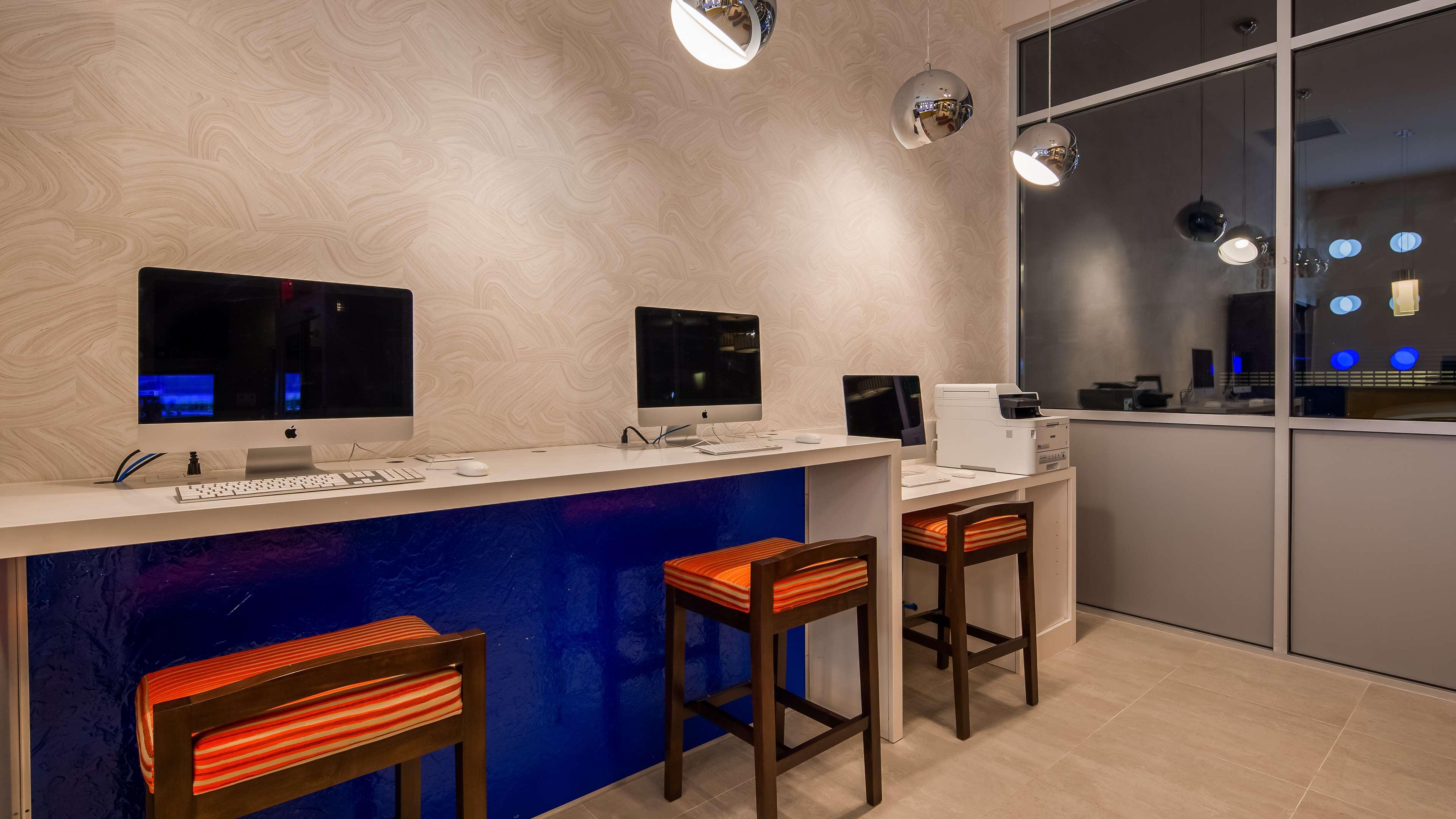 Centro de Negocios GLō Best Western Brooklyn NYC
