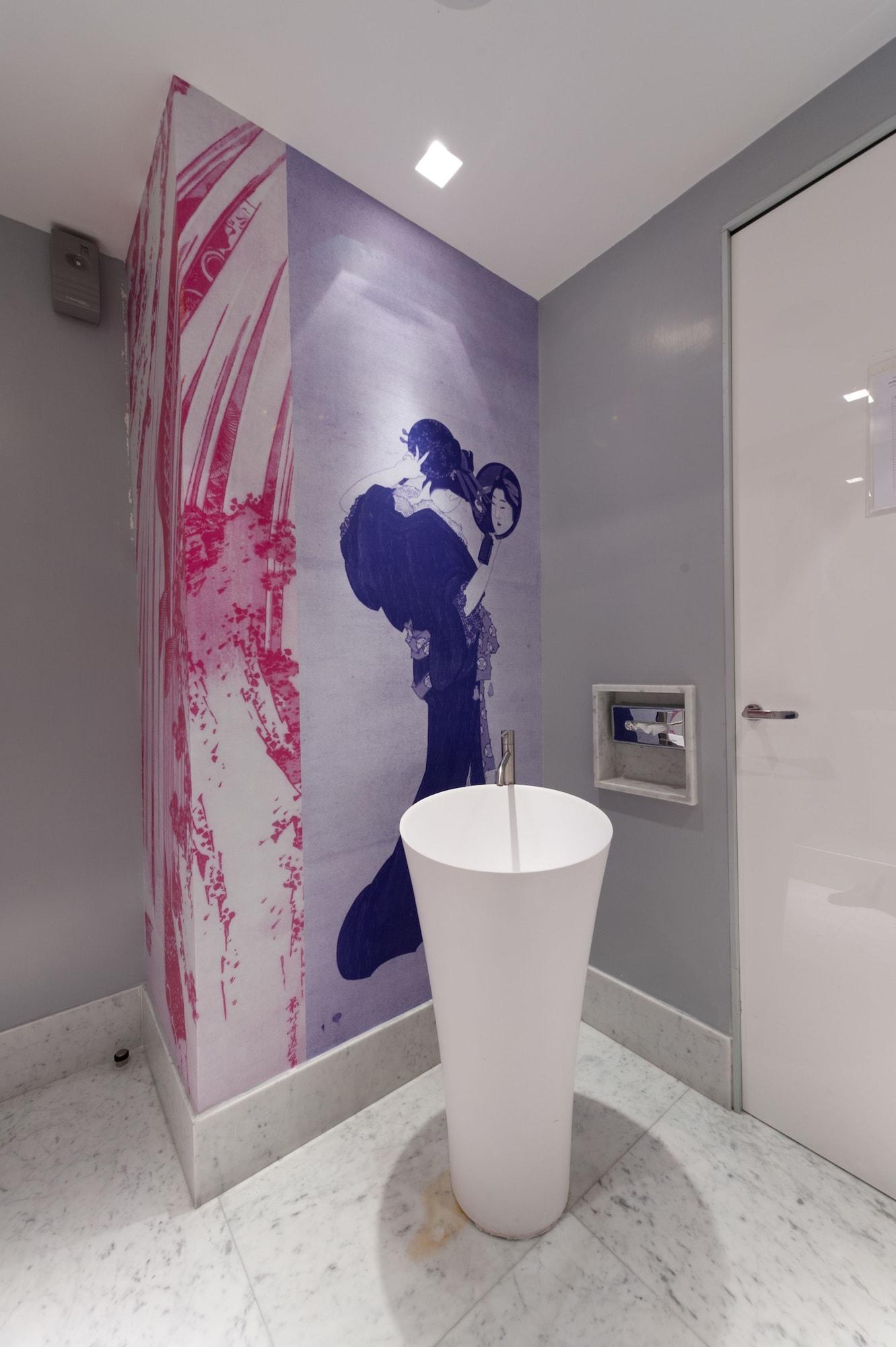 Spa Hotel White