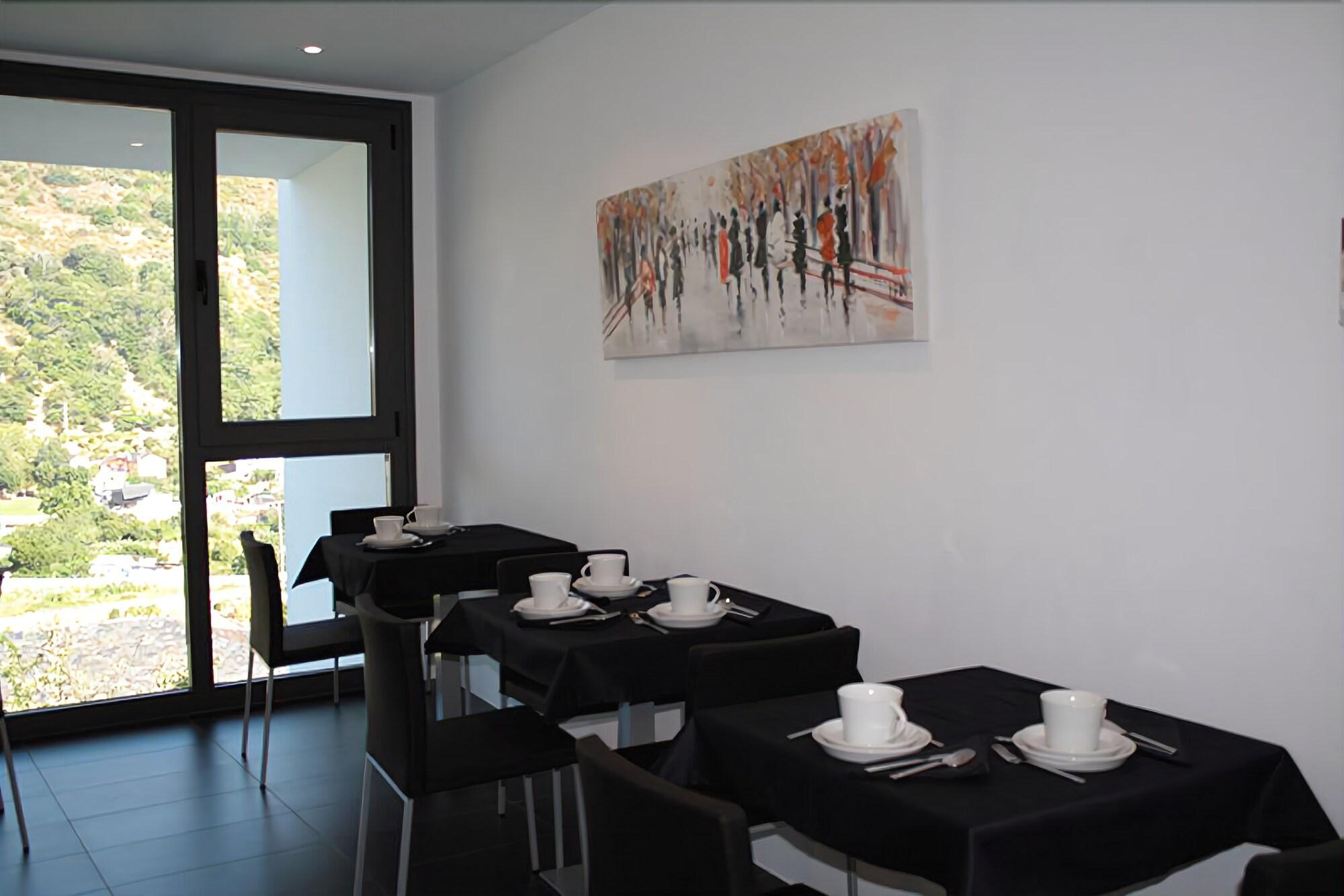 Restaurant Hostal Tres Campanas