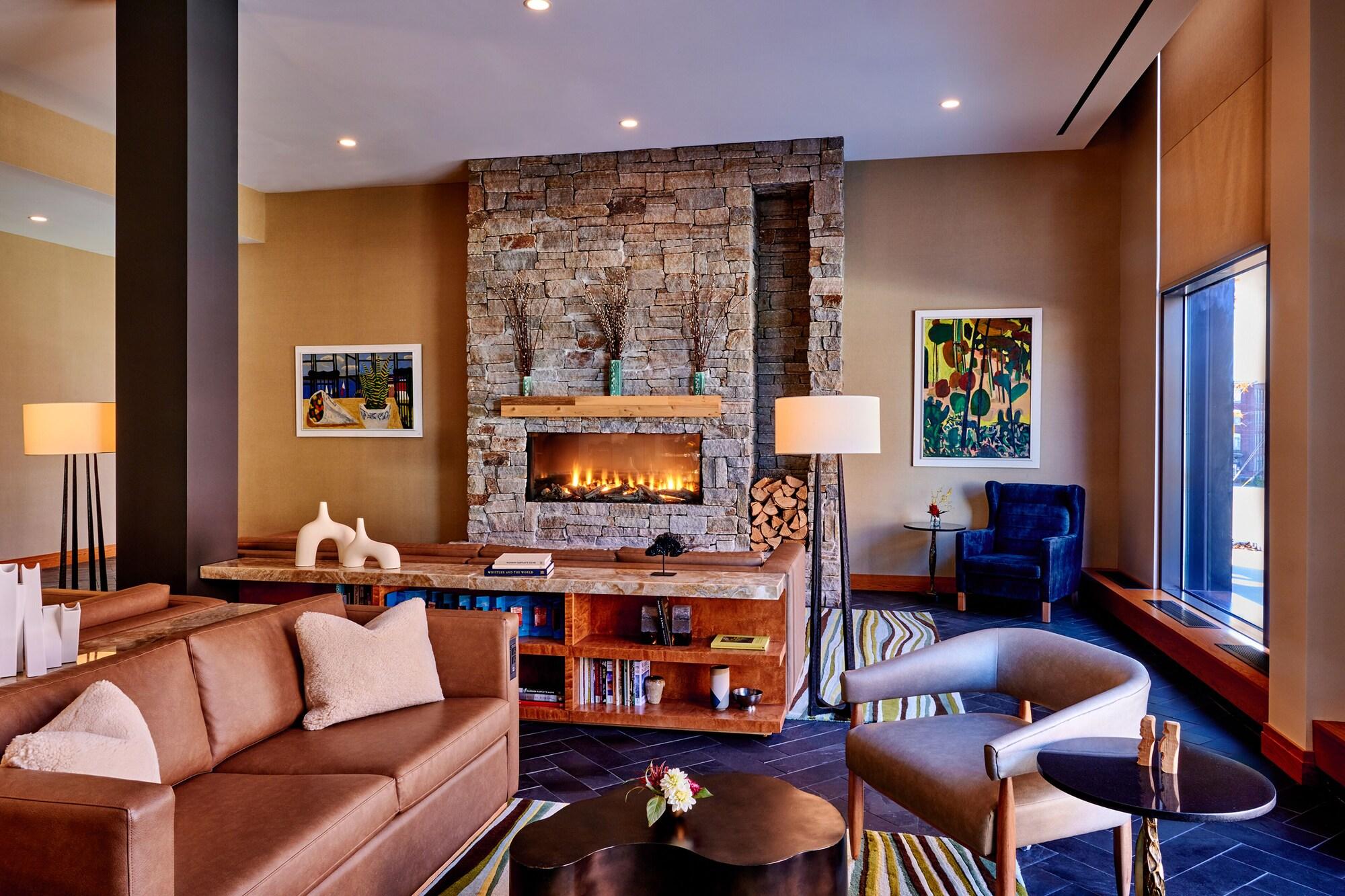 Vista Lobby Lockwood Hotel