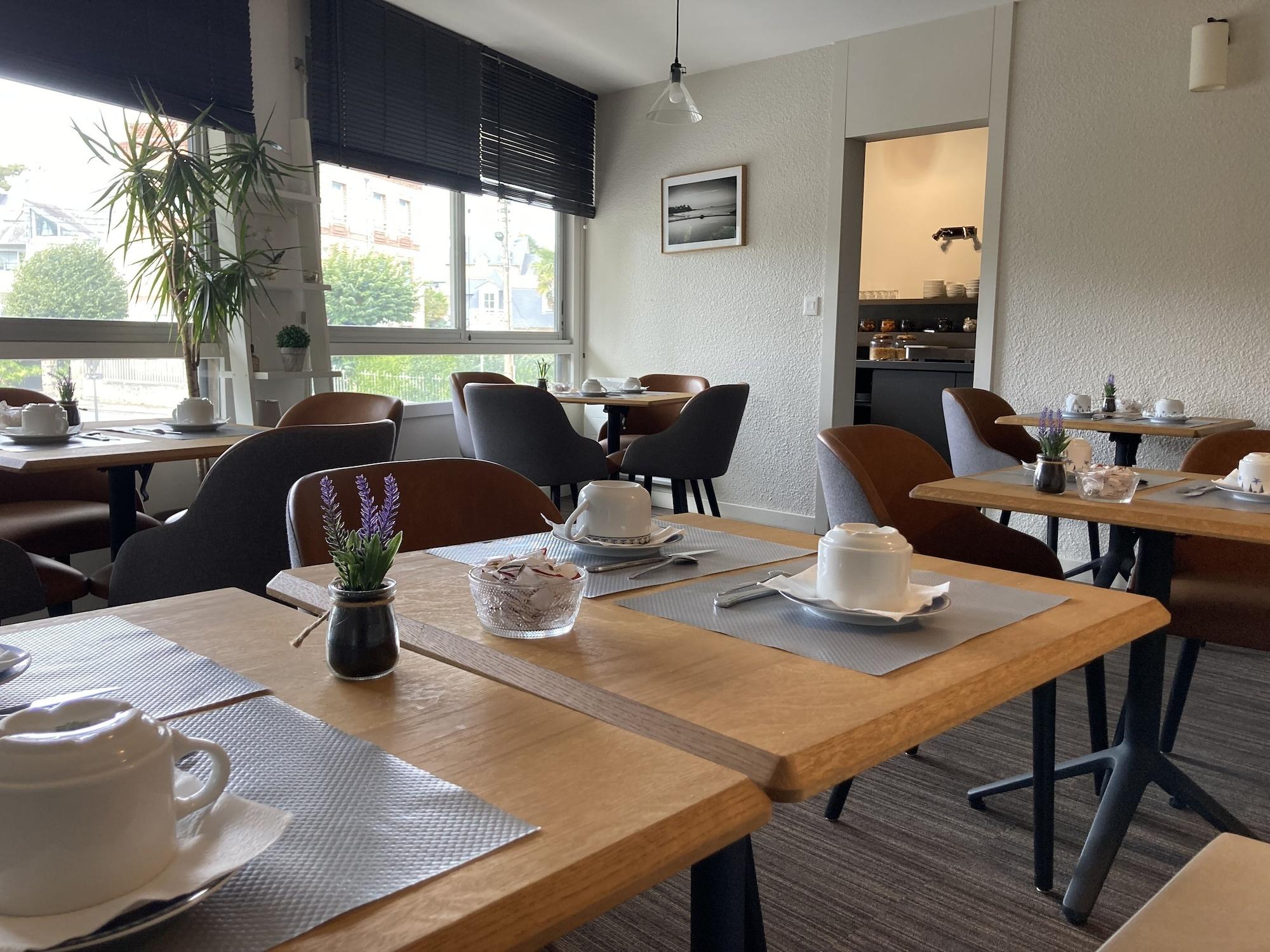 Restaurant Le Crystal Dinard, Sure Hotel Collection by Best Western