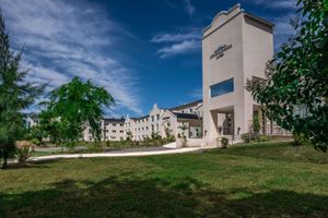 Alojamiento - Howard Johnson by Wyndham La Plata