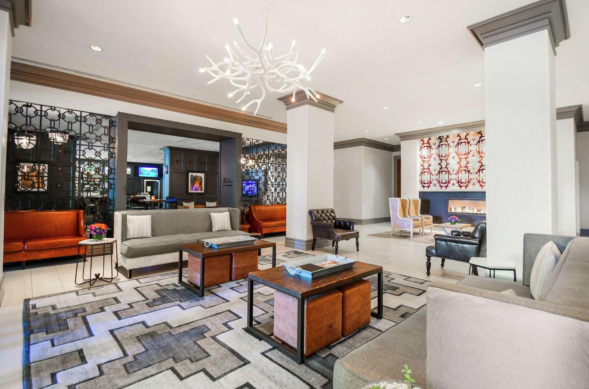 Vista Lobby Hilton Dallas/Park Cities
