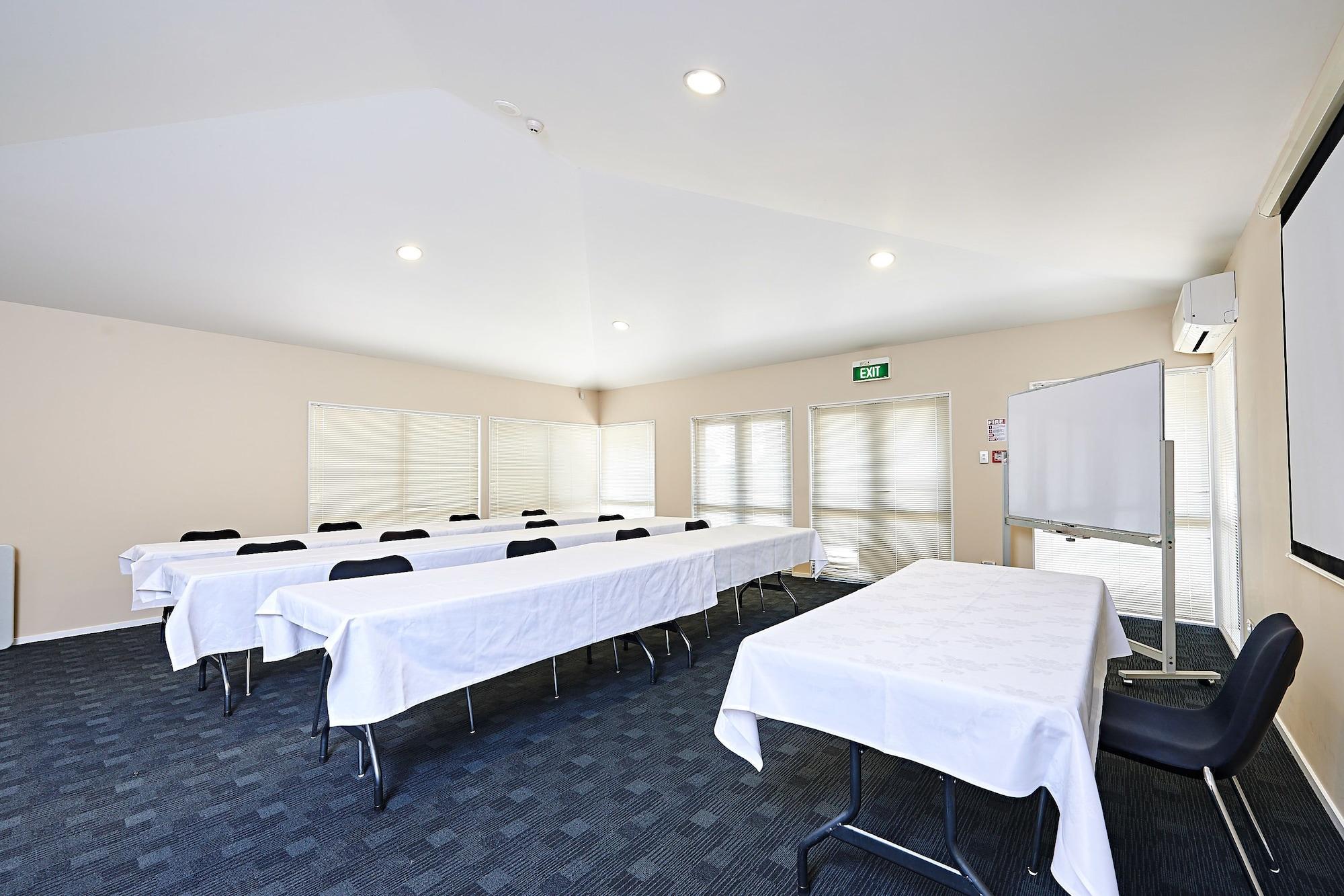 Sala de Reuniones Auckland Airport Lodge
