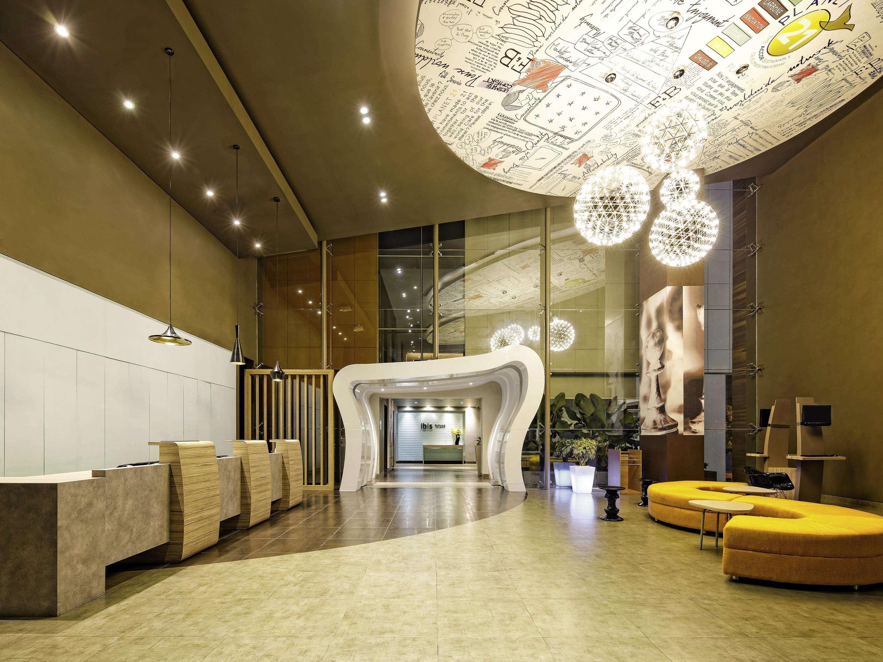 Vista Exterior ibis Padang Hotel
