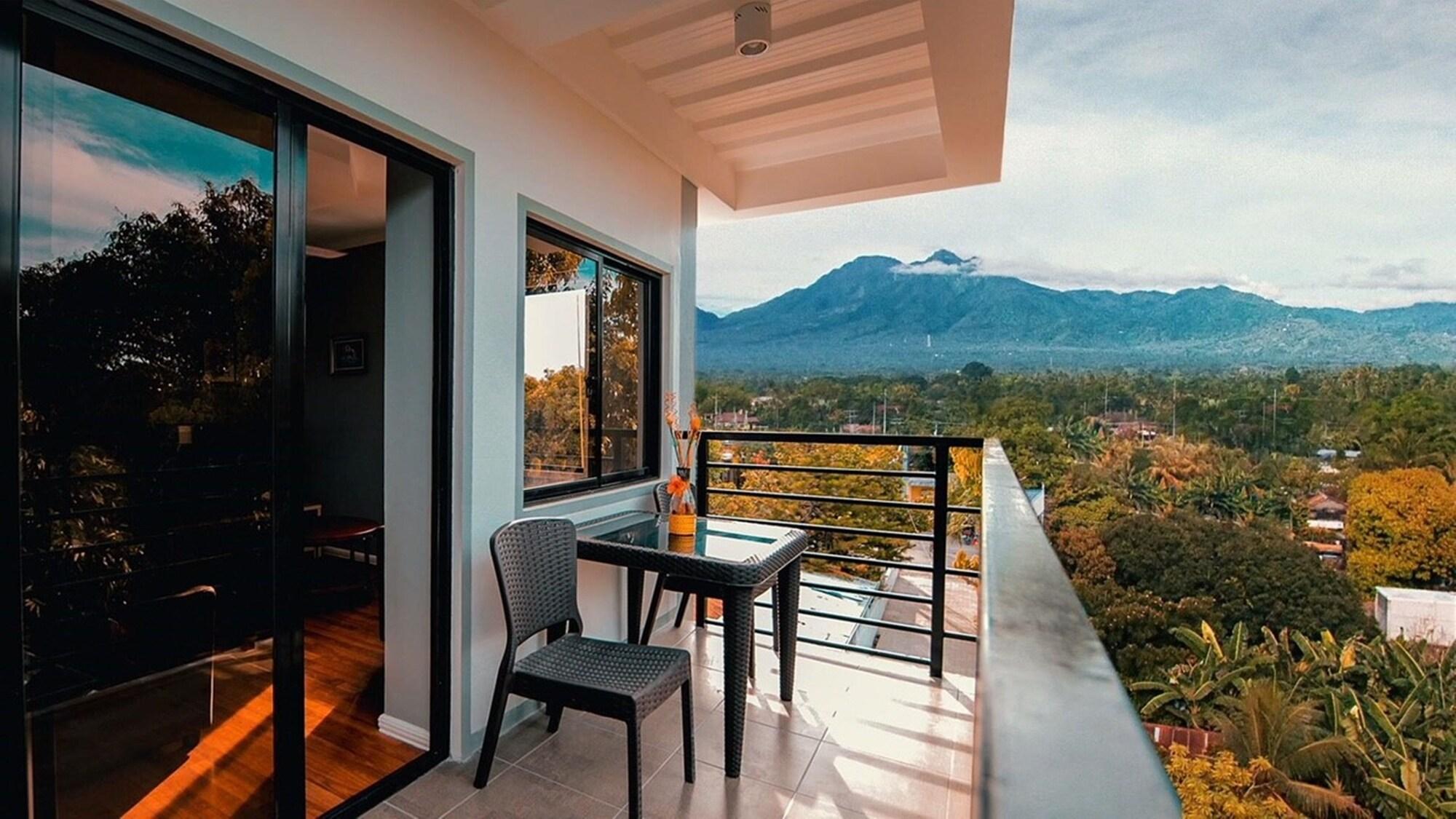 Varios Kingswick Residences and Lodge