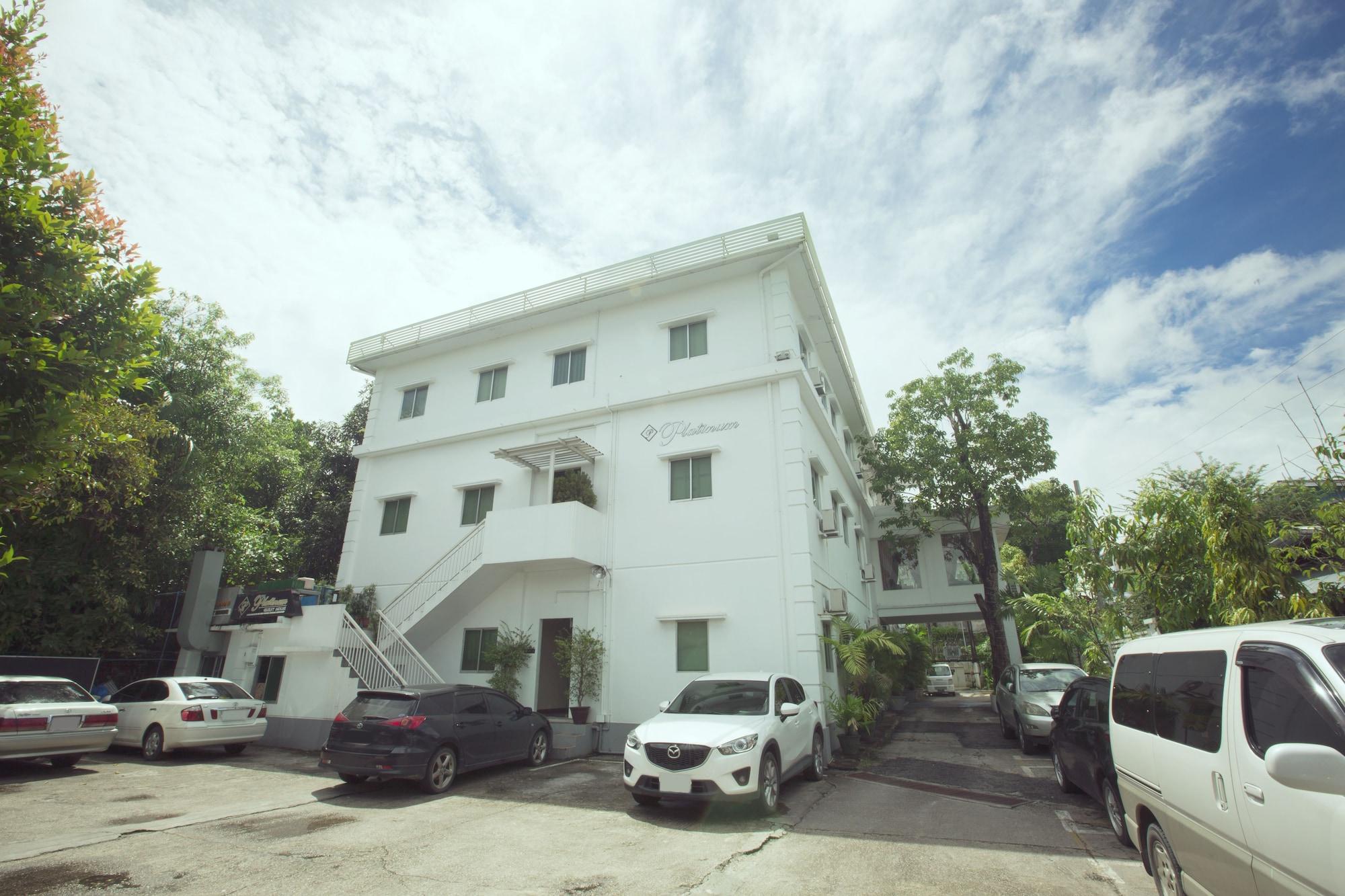 Vista Exterior Royal Platinum Hotel