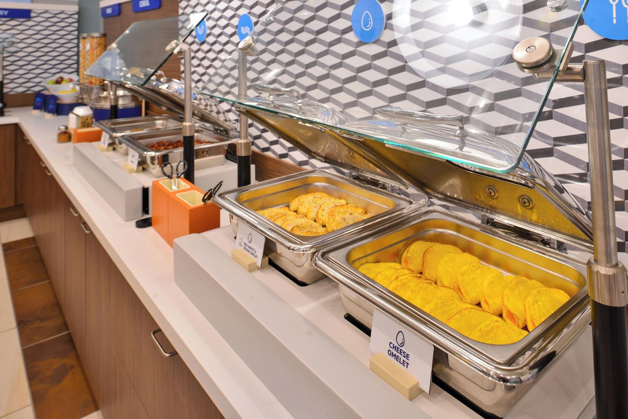 Restaurant Holiday Inn Express San Diego - SeaWorld Area by IHG